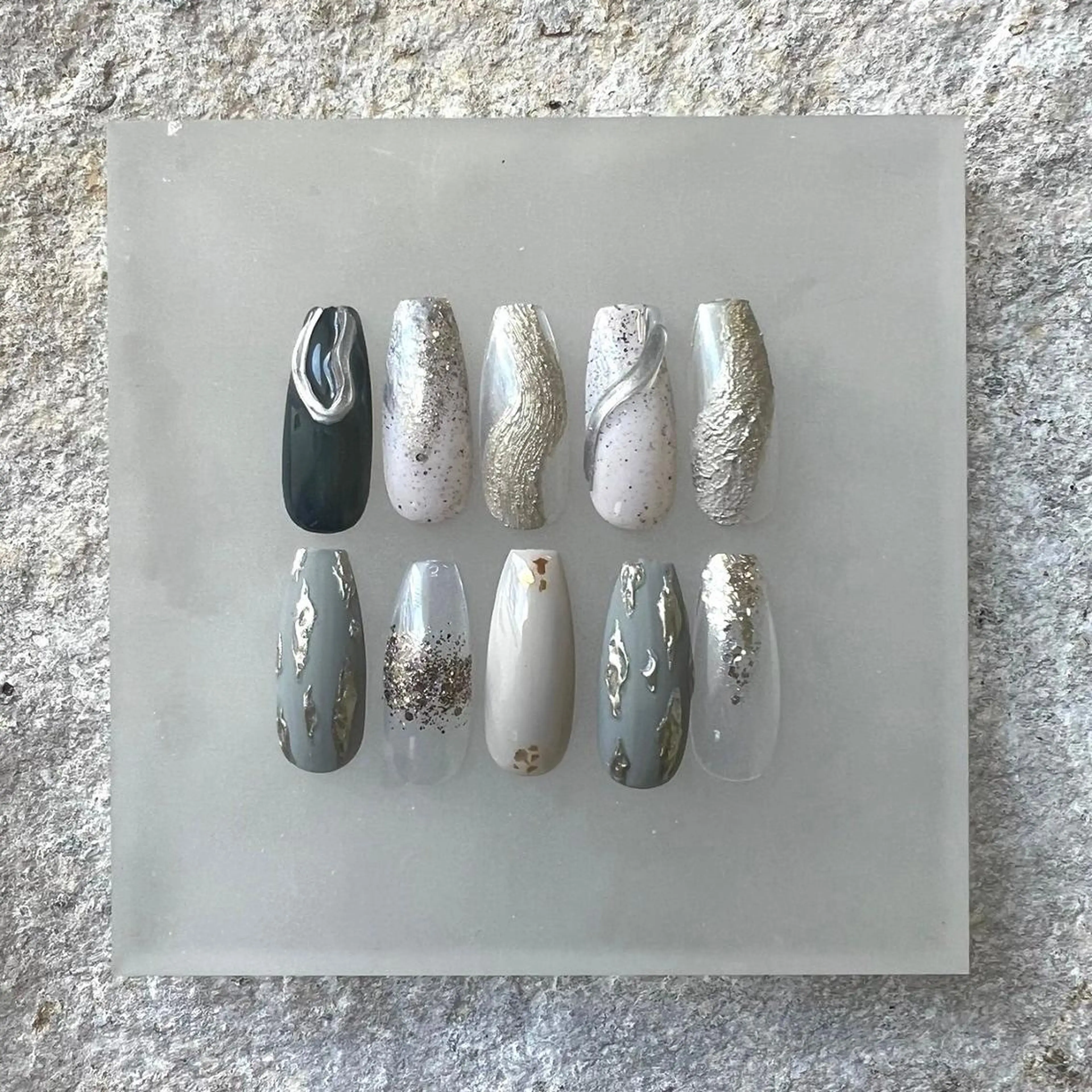 ネイル REINA W【今福鶴見店】のネイルデザイン