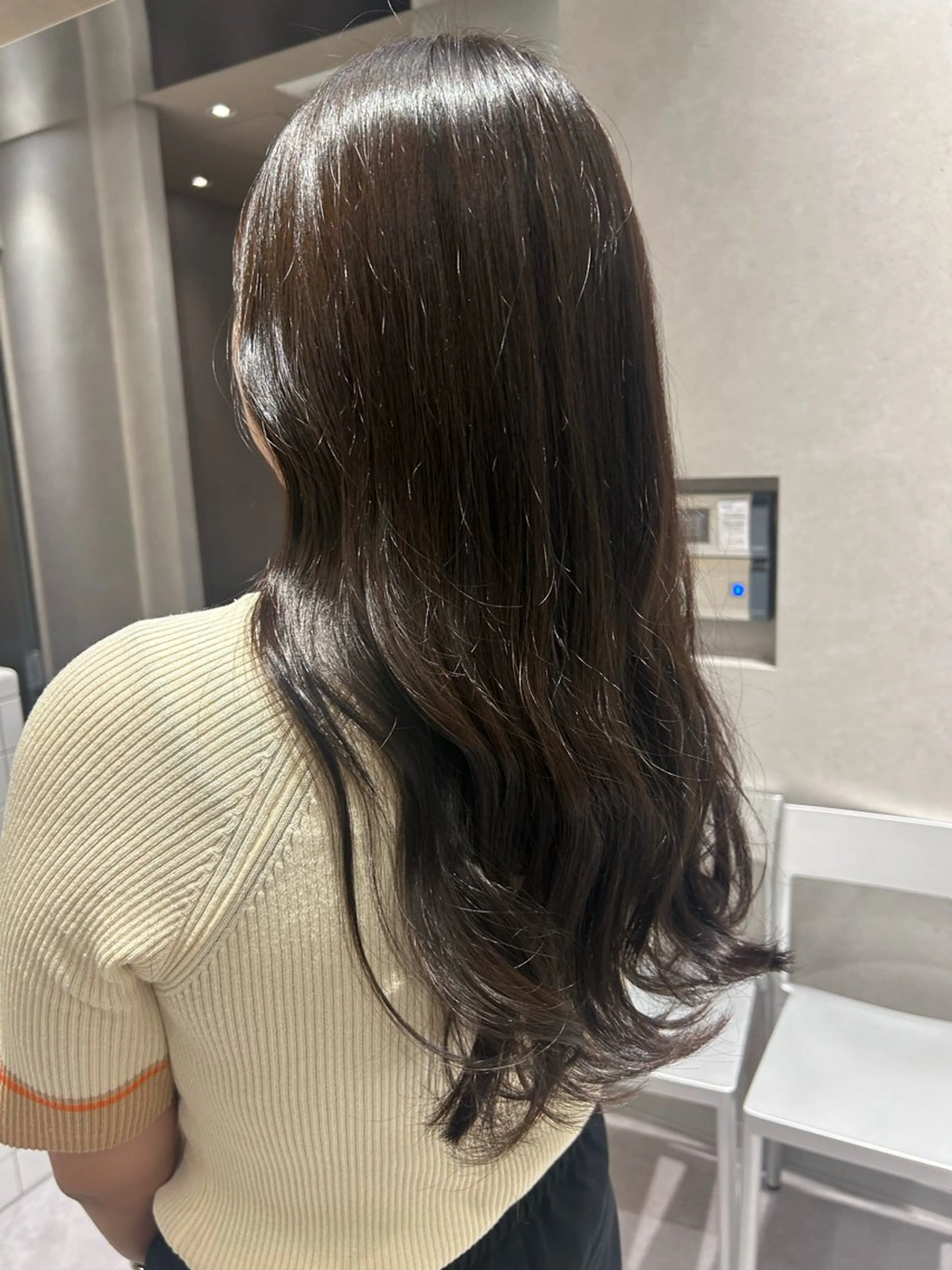 ロング カラー アッシュ SALOWIN 新宿三丁目me+所属・レイヤー/ボブ/ 髪質改善/石井ハルカのヘアスタイル