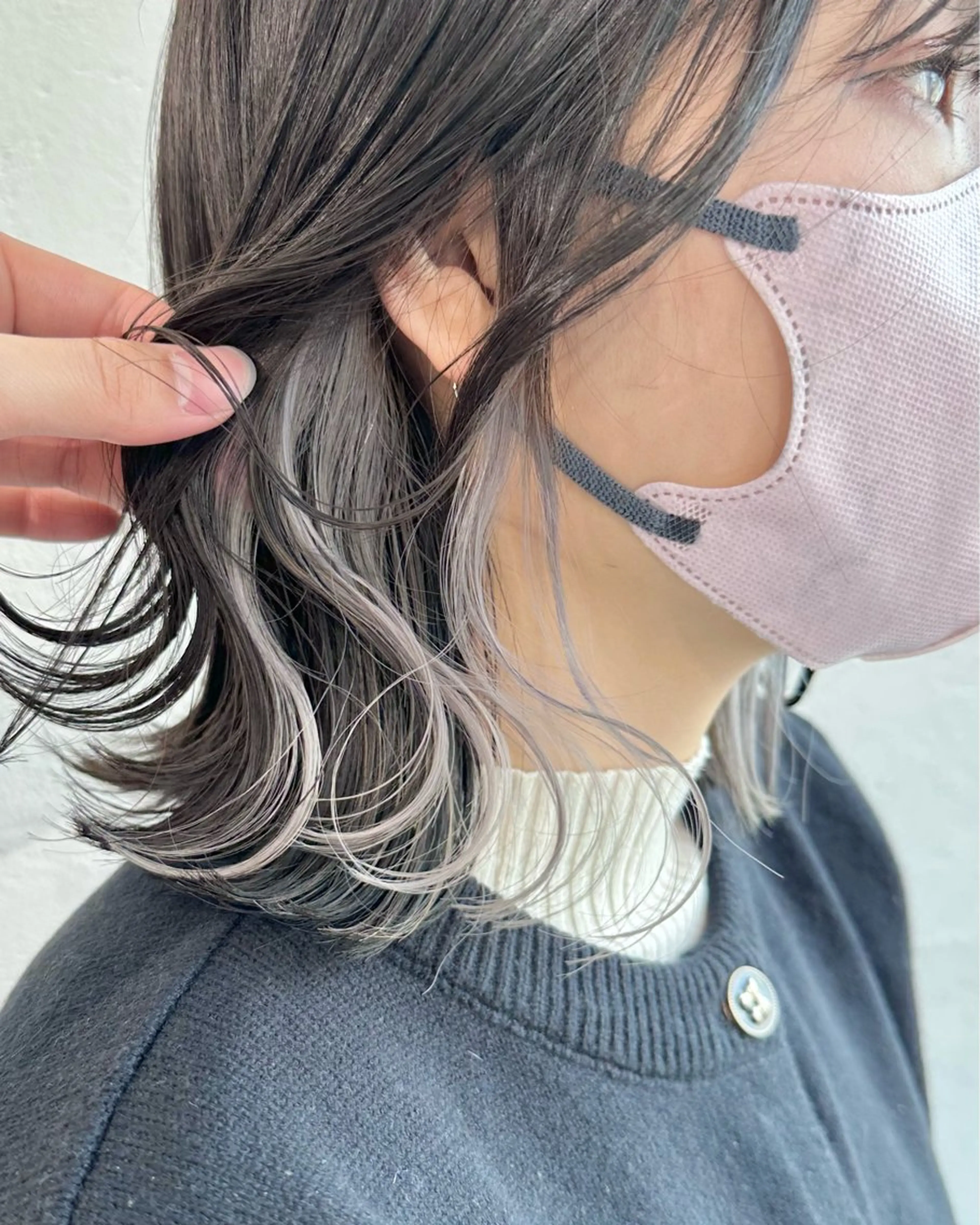 ミディアム カラー ブリーチ ケアブリーチ ダブルカラー インナーカラー シルバー カット ヘアカラー トリートメント インナーカラー/レイ ヤーカット♡/マキシのヘアスタイル