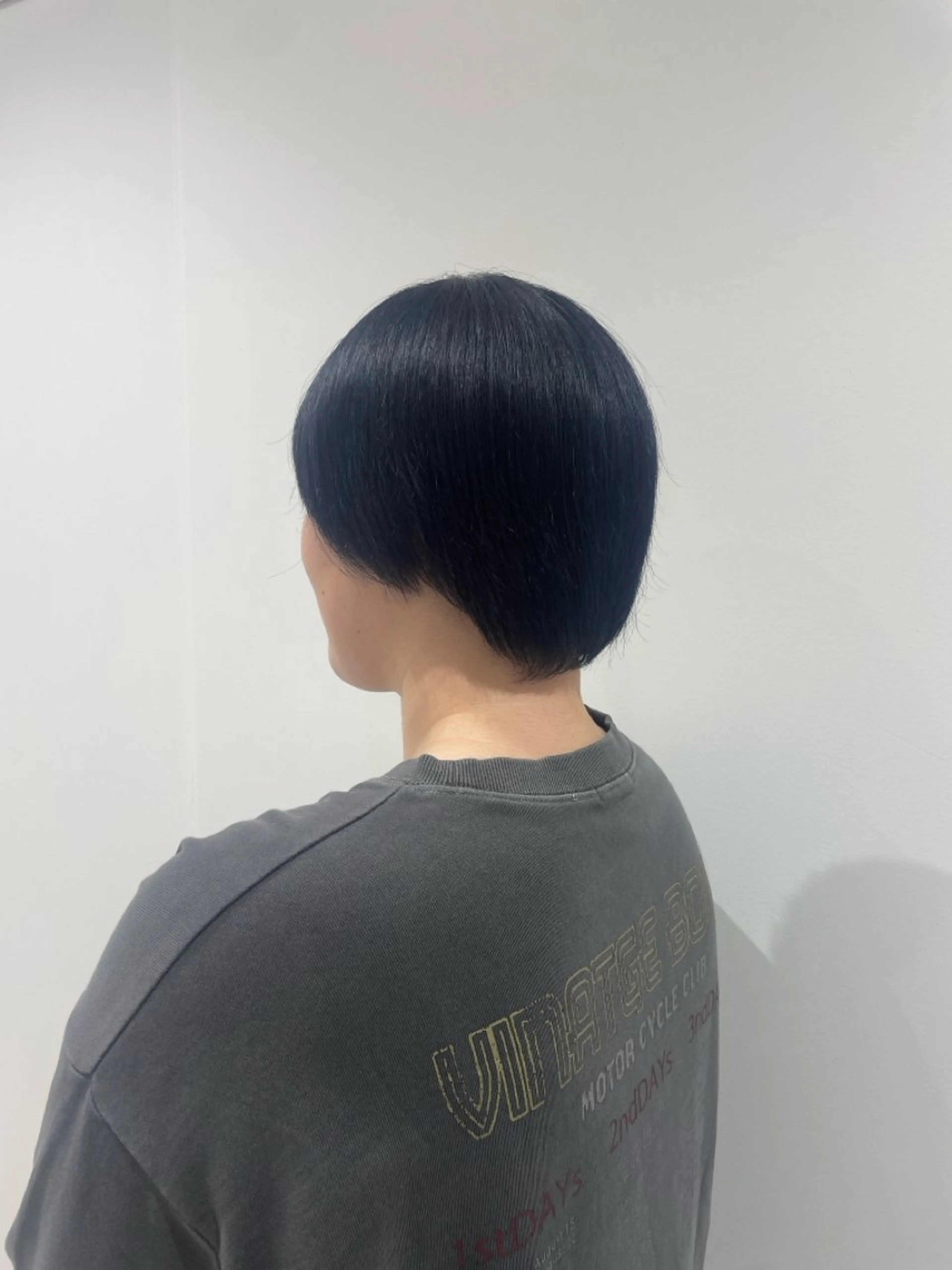 ショート カラー 黒髪 ブルーカラー ブルーブラック 髪質改善✨艶カラー 🎀moka🎀のヘアスタイル
