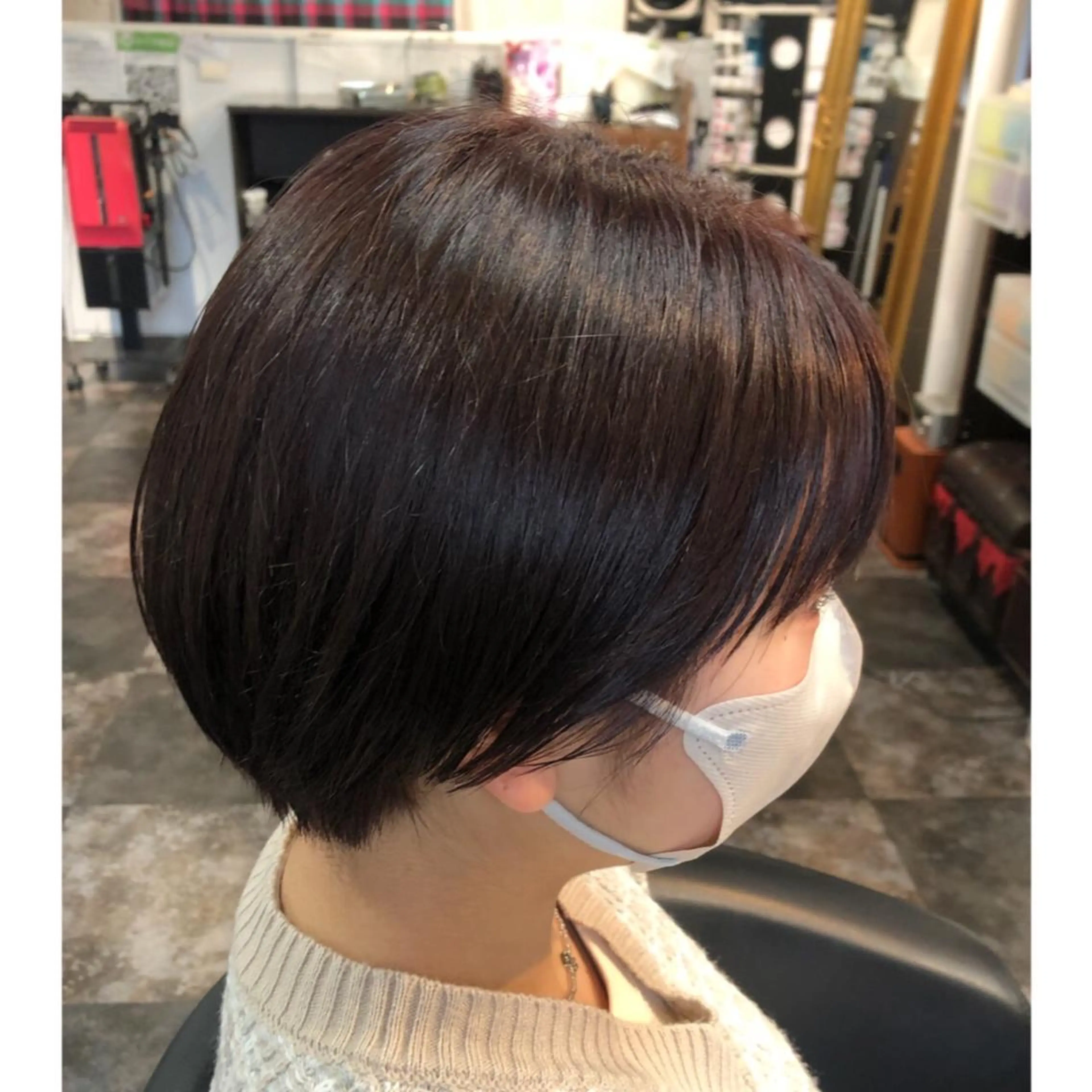 ショート カラー 田畑 秀美のヘアスタイル