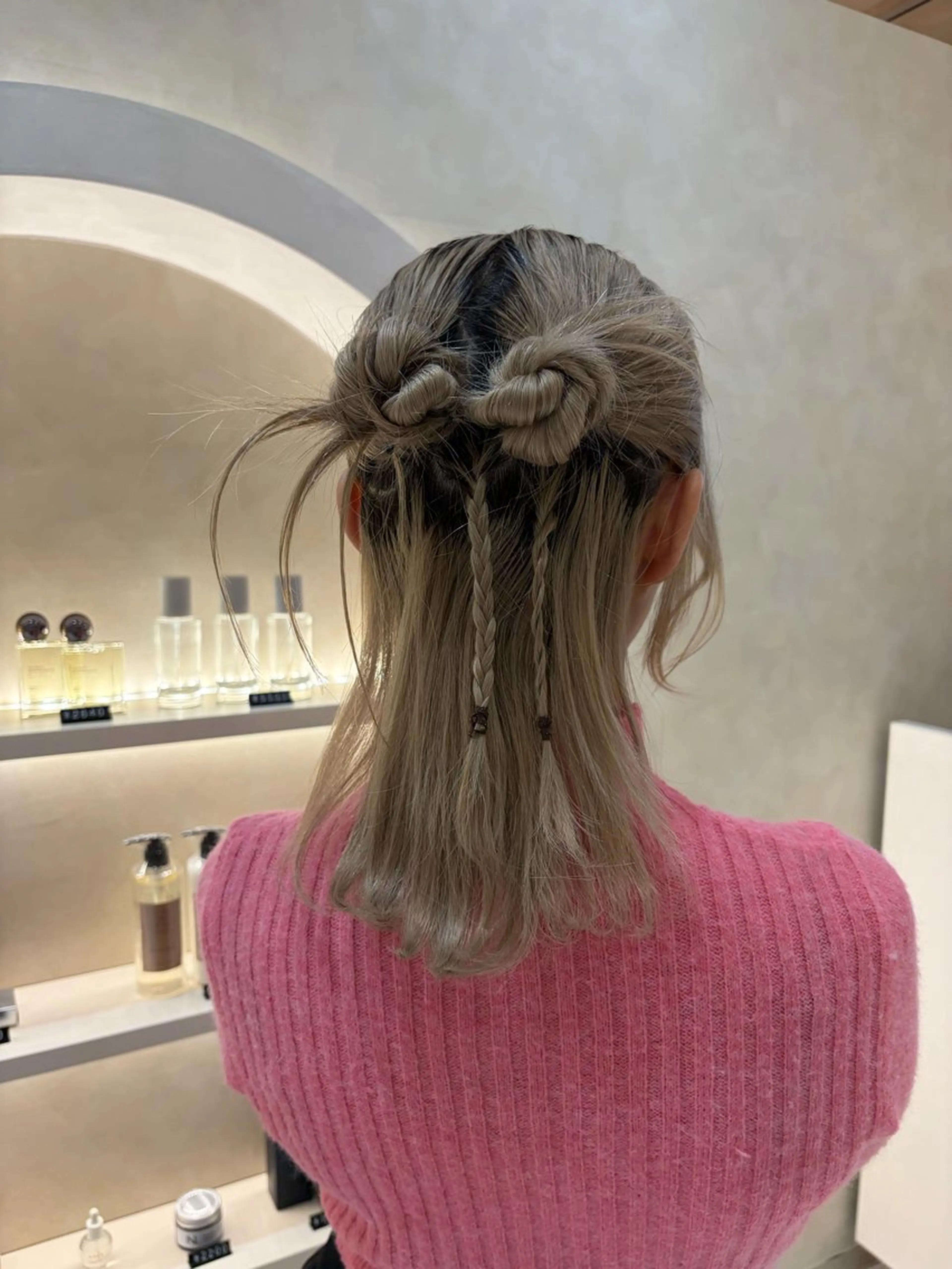 ミディアム ヘアセット shiori/透明感 /顔周り/髪質改善のヘアスタイル