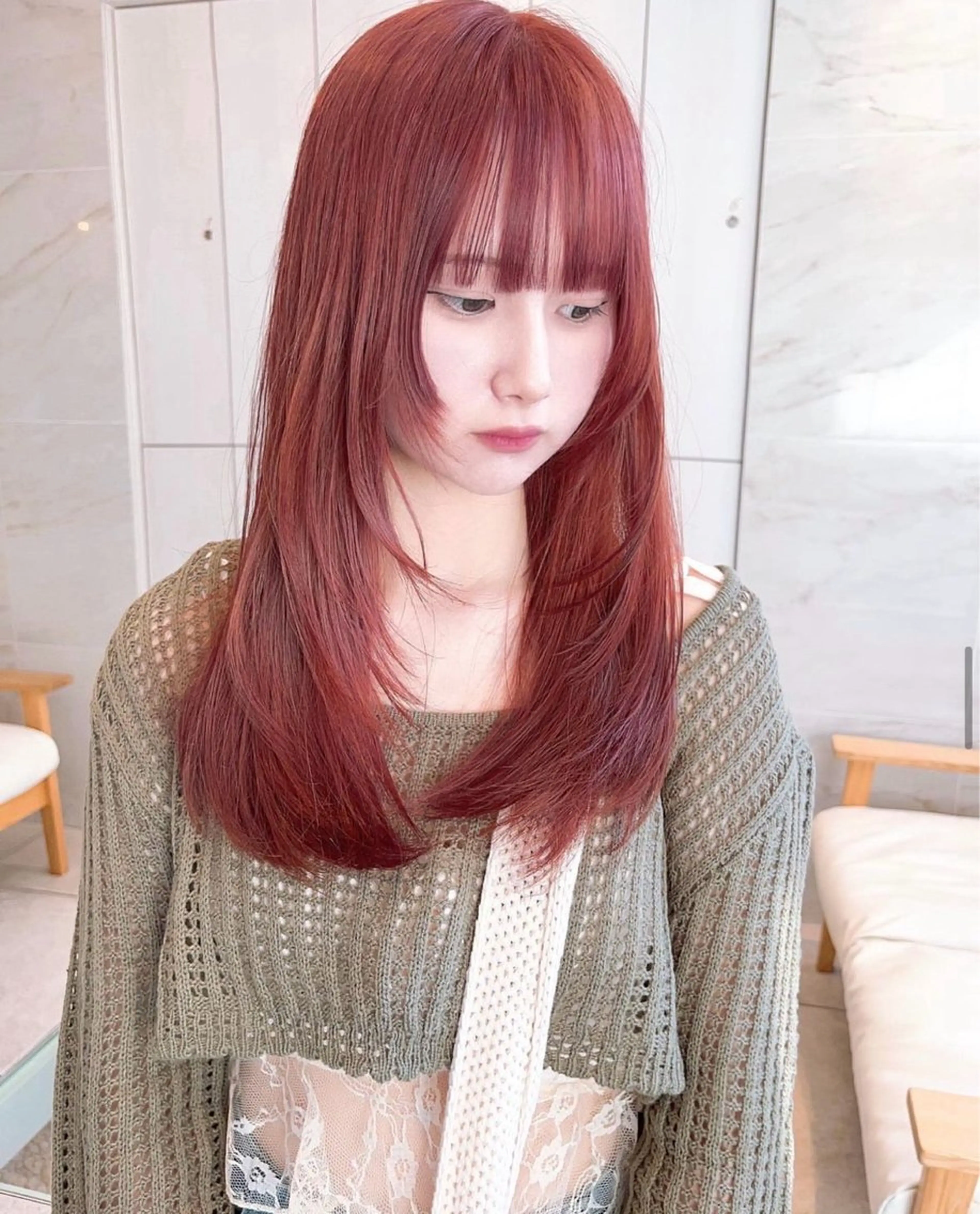 ミディアム 里見 愛梨のヘアスタイル