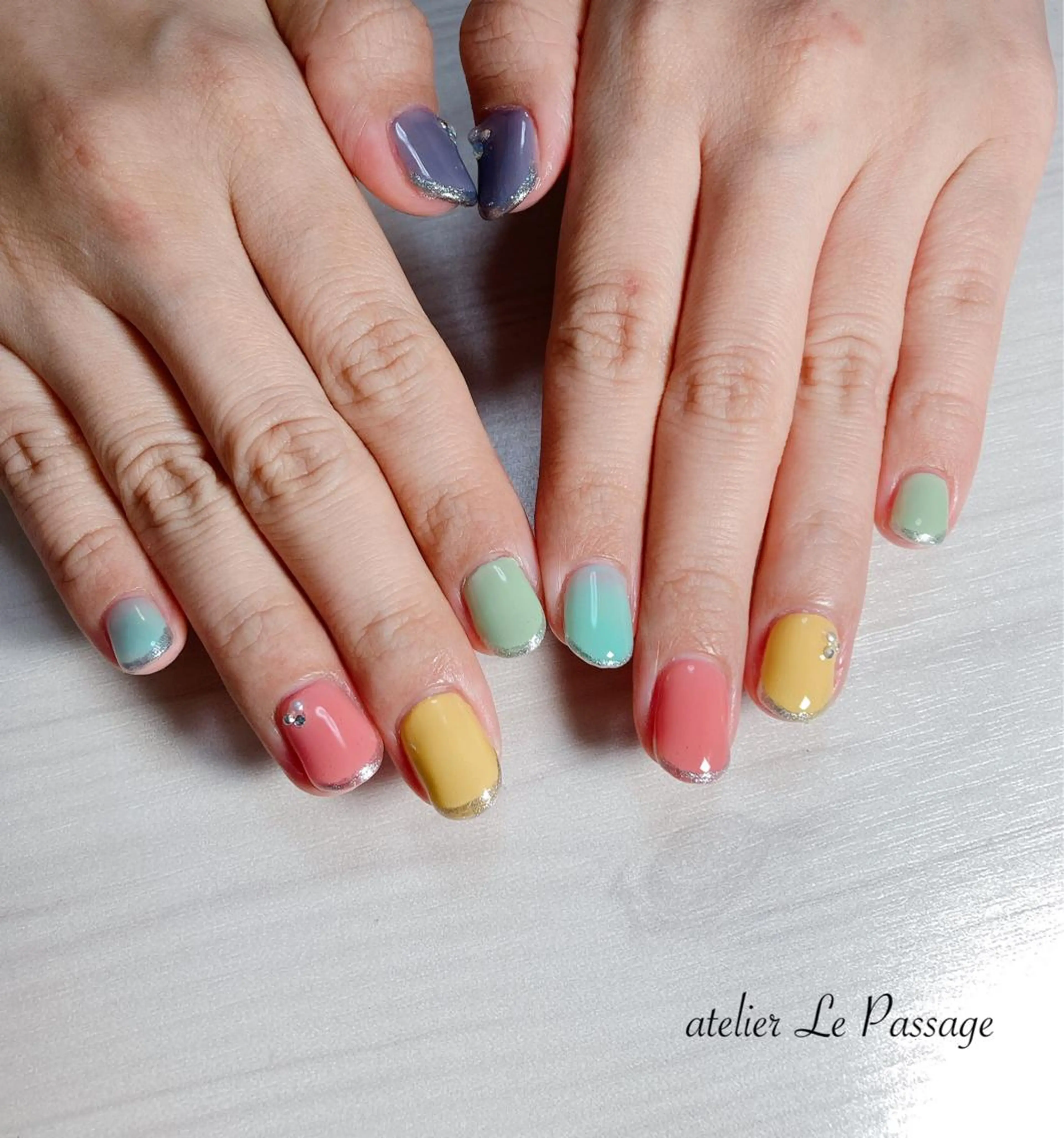 ネイル フレンチネイル ジェルネイル オフィスネイル パラジェル シンプルネイル Atelier Le Passage所属・h nakatsukaのネイルデザイン