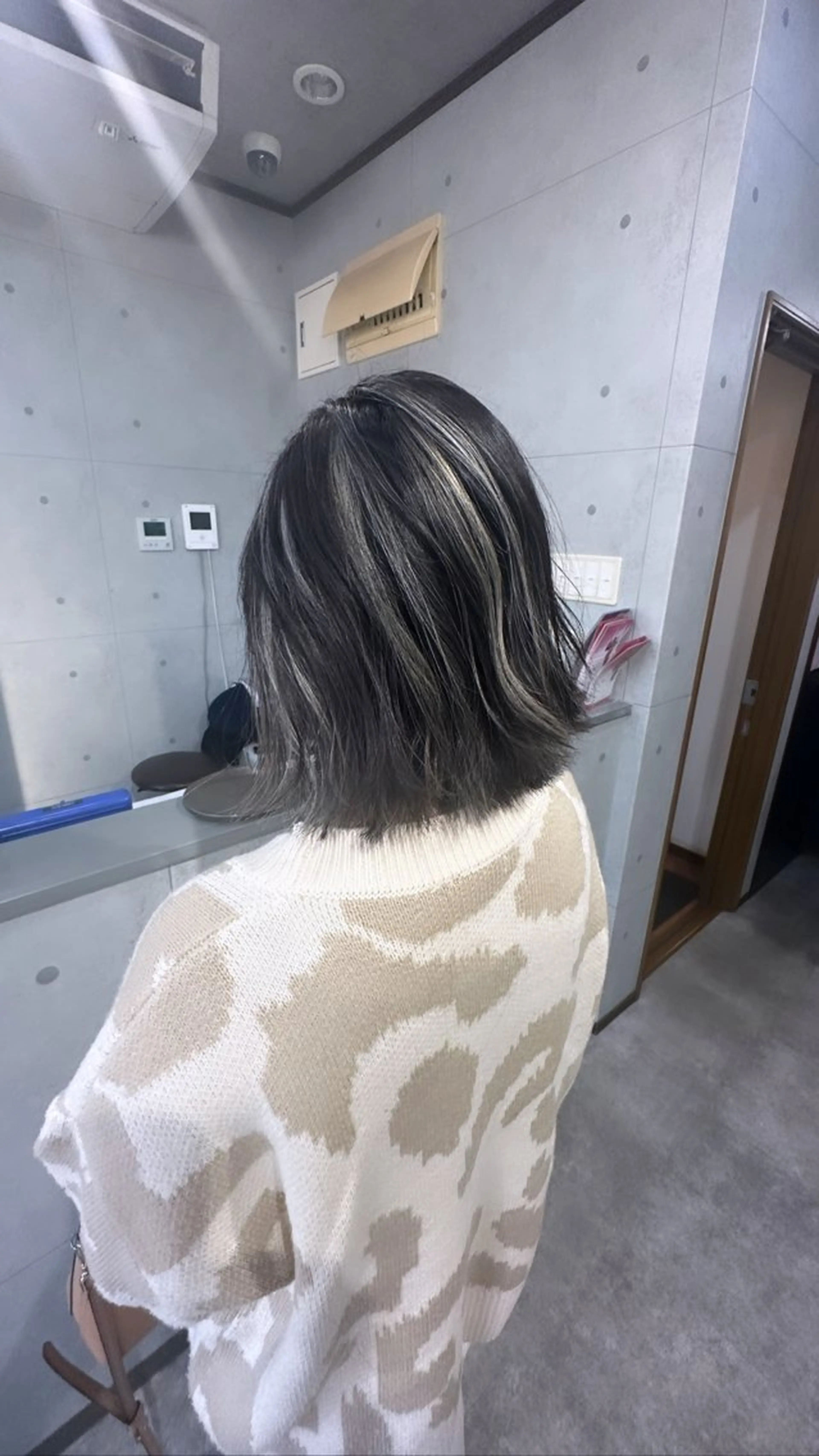 ミディアム 外国人風カラー ハイライト レイヤーカット REVE所属・馬場  麻応のヘアスタイル