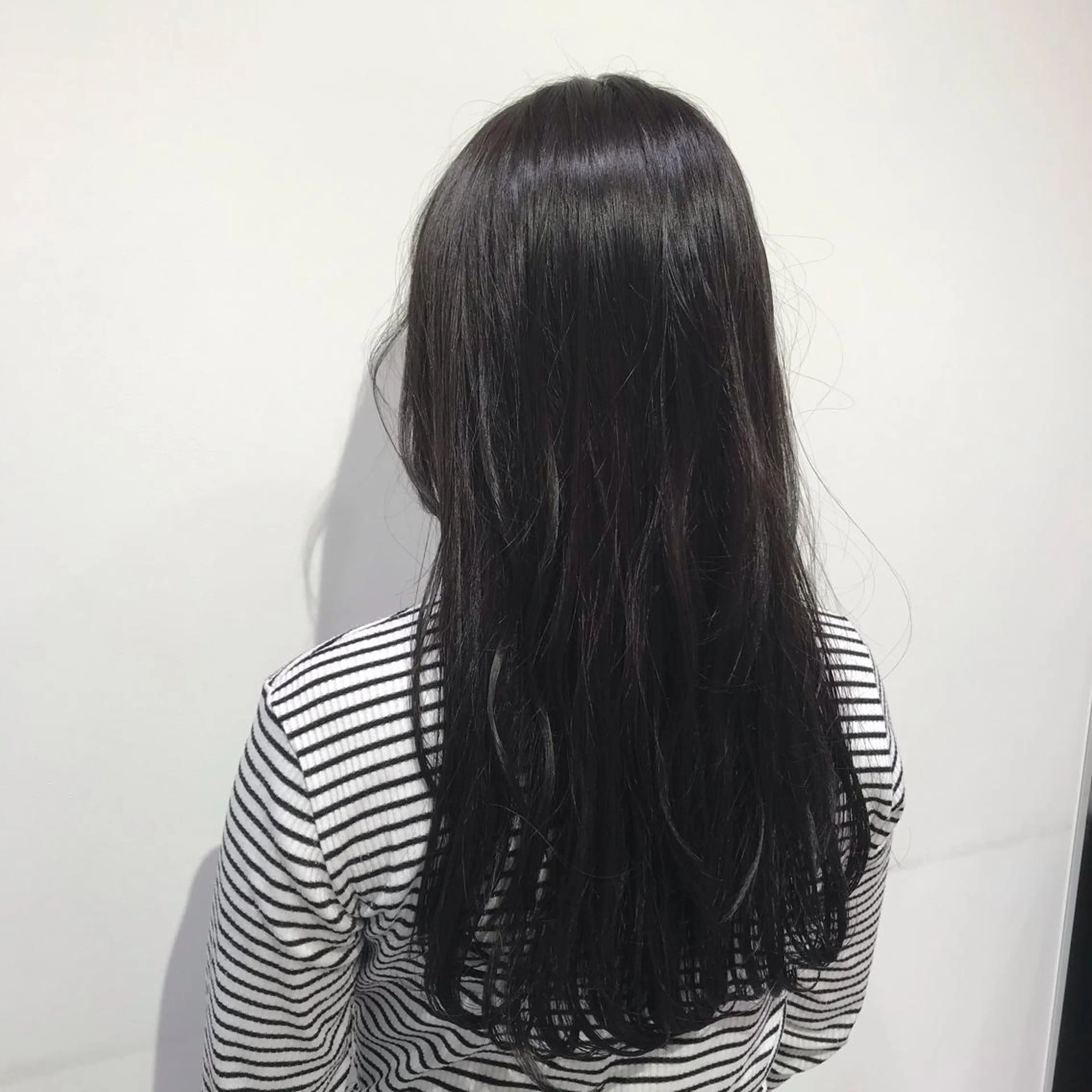ロング カラー 透明感カラー カット ヘアカラー トリートメント 暖色カラー🌹 中山由梨のヘアスタイル