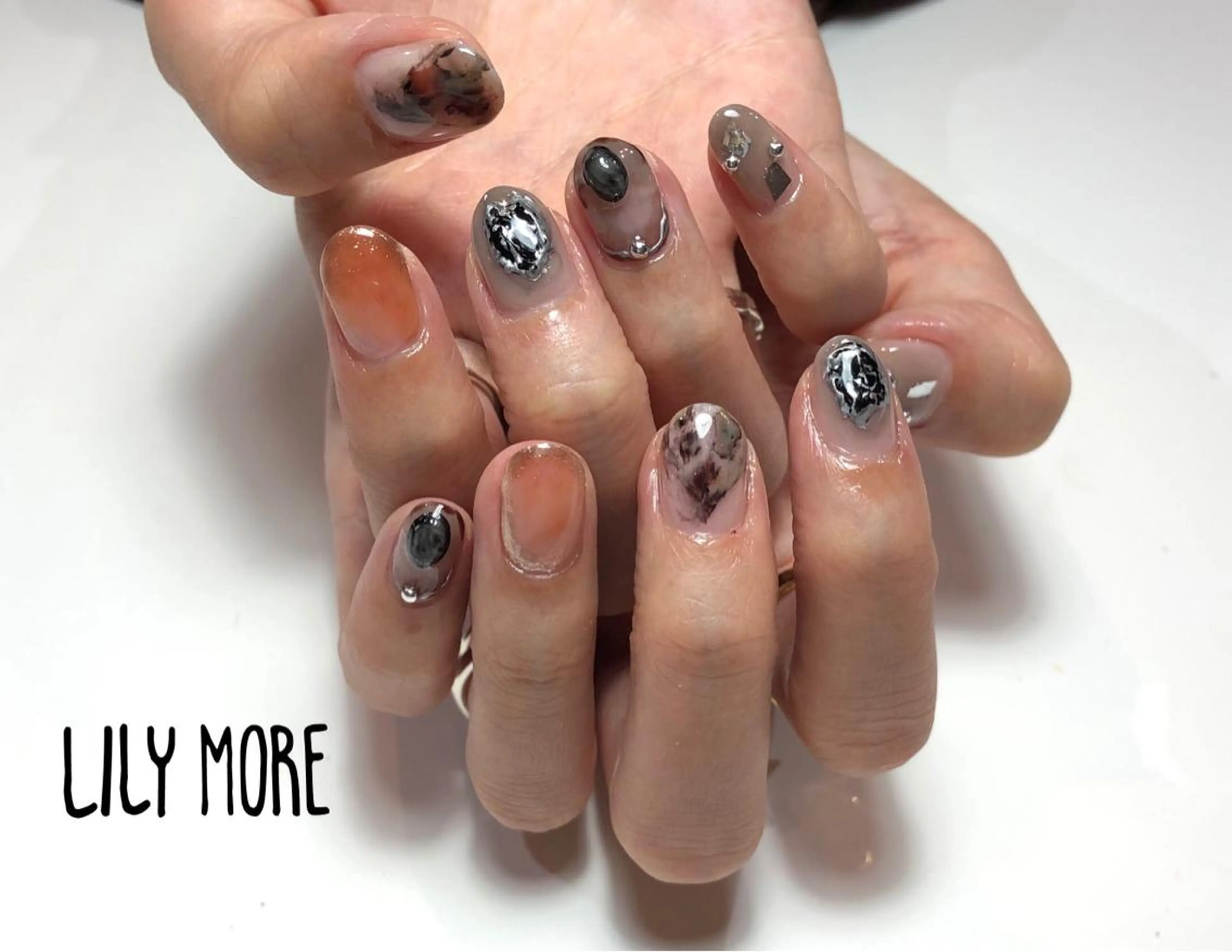 ネイル ニュアンスネイル Lily closetのネイルデザイン