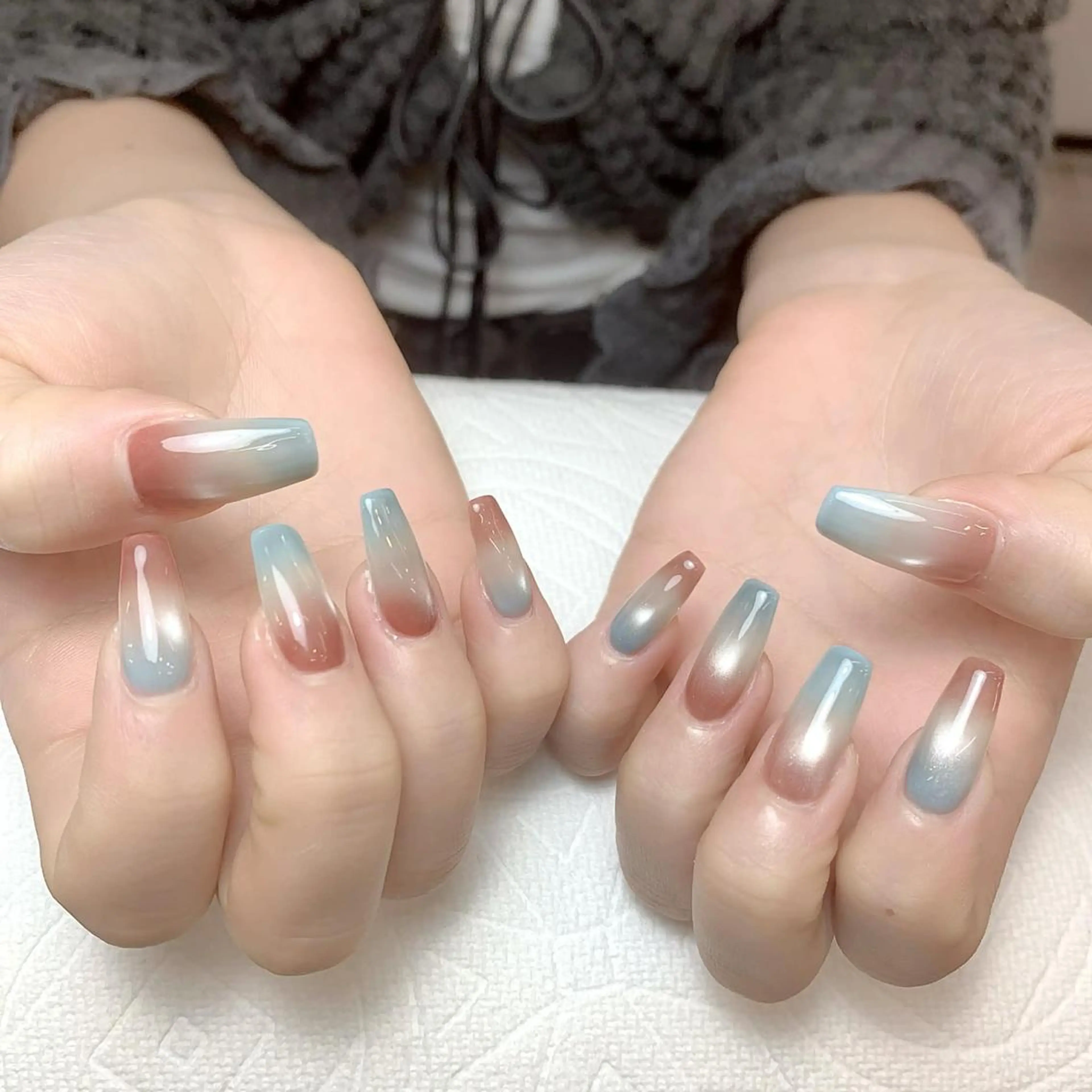 【人気No 2 自爪】 マグネット/グラデー/チーク/ミラ　￥6,200⇒￥5,480の写真