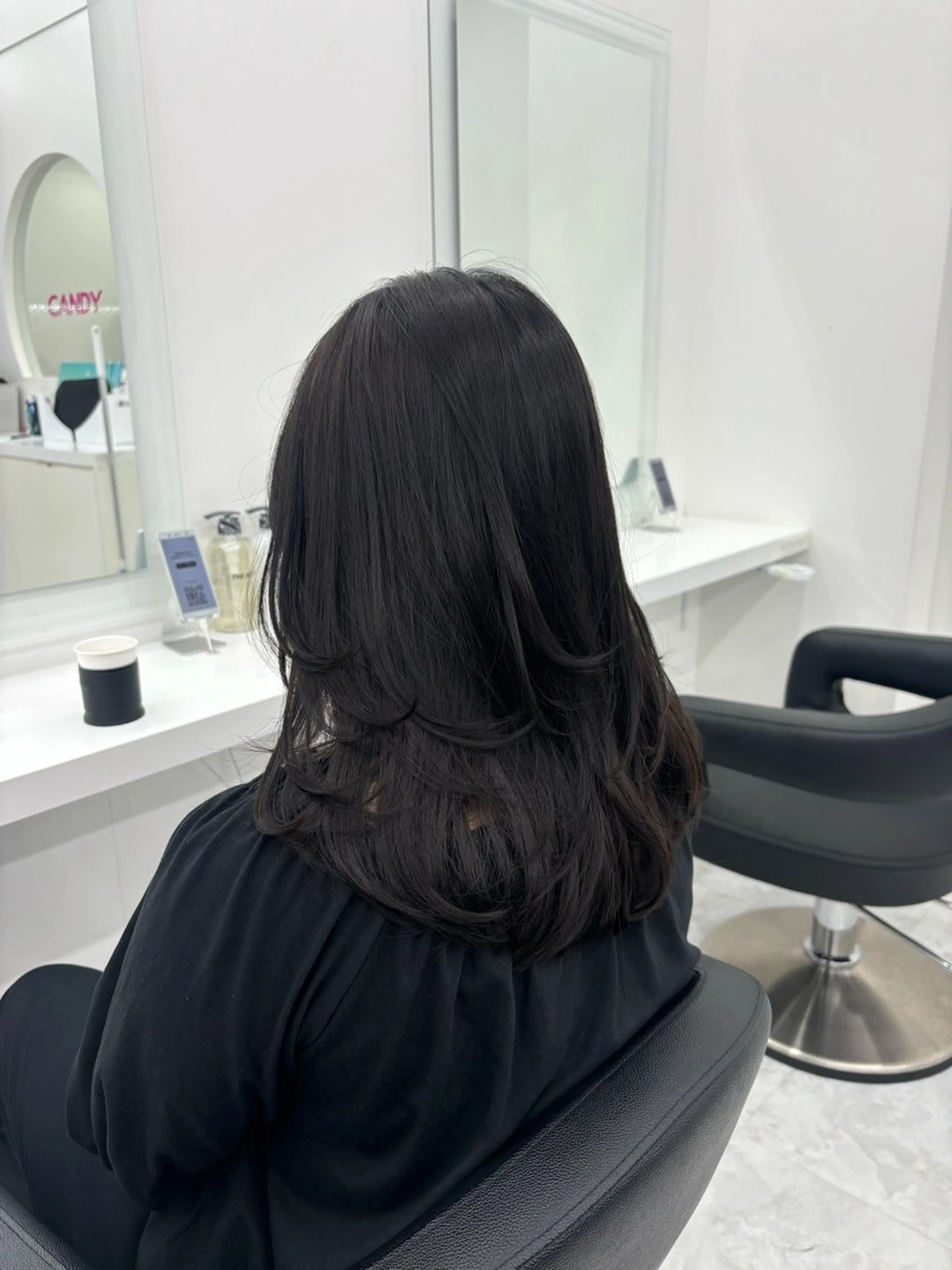 ミディアム カラー カット ヘアカラー トリートメント ヘッドスパ ヘアセット 韓国レイヤー ハッシュカットのヘアスタイル