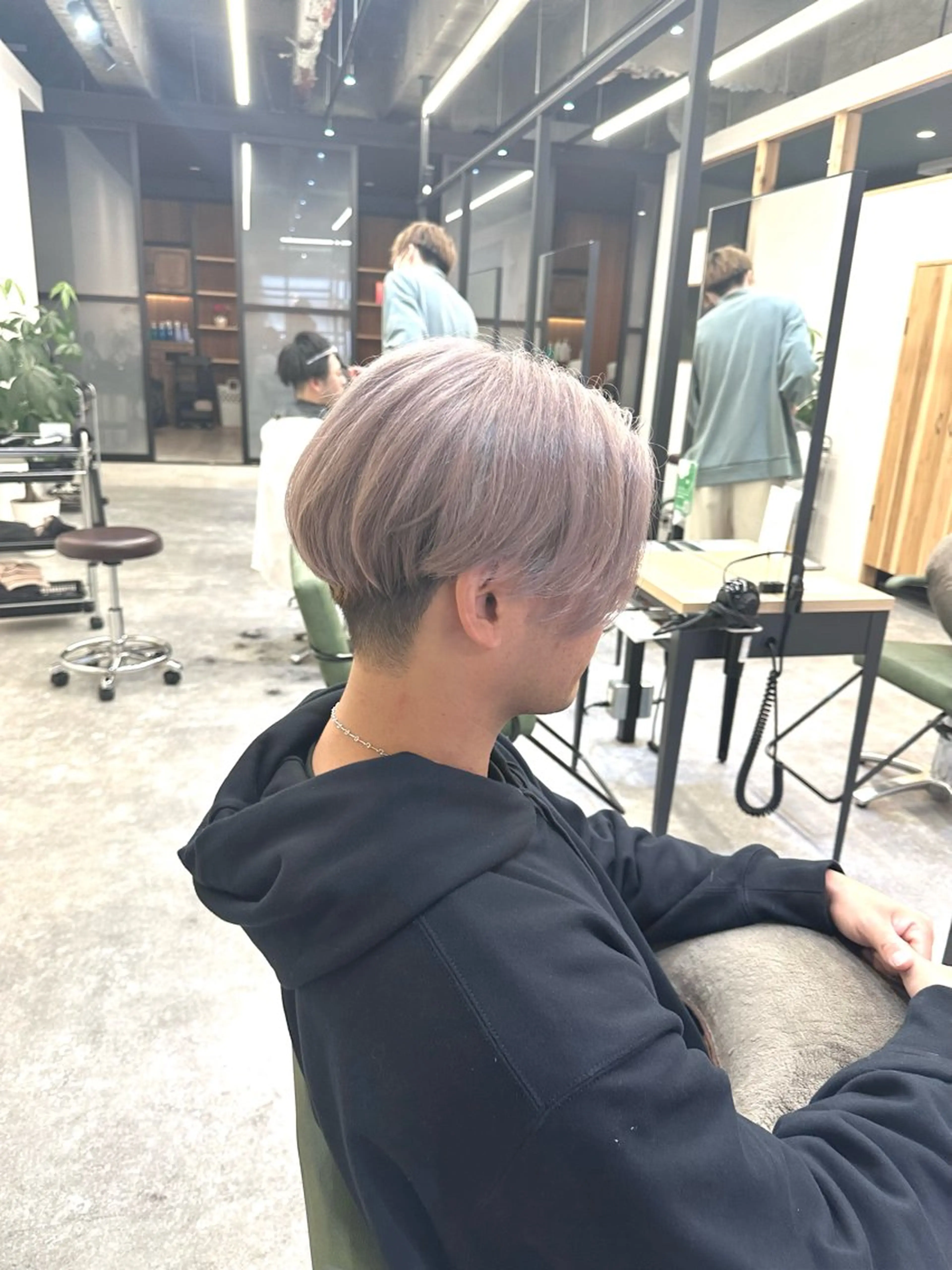 ショート カット ヘアカラー 店長🌟小顔似合わせ デザインカラー◎古田のヘアスタイル
