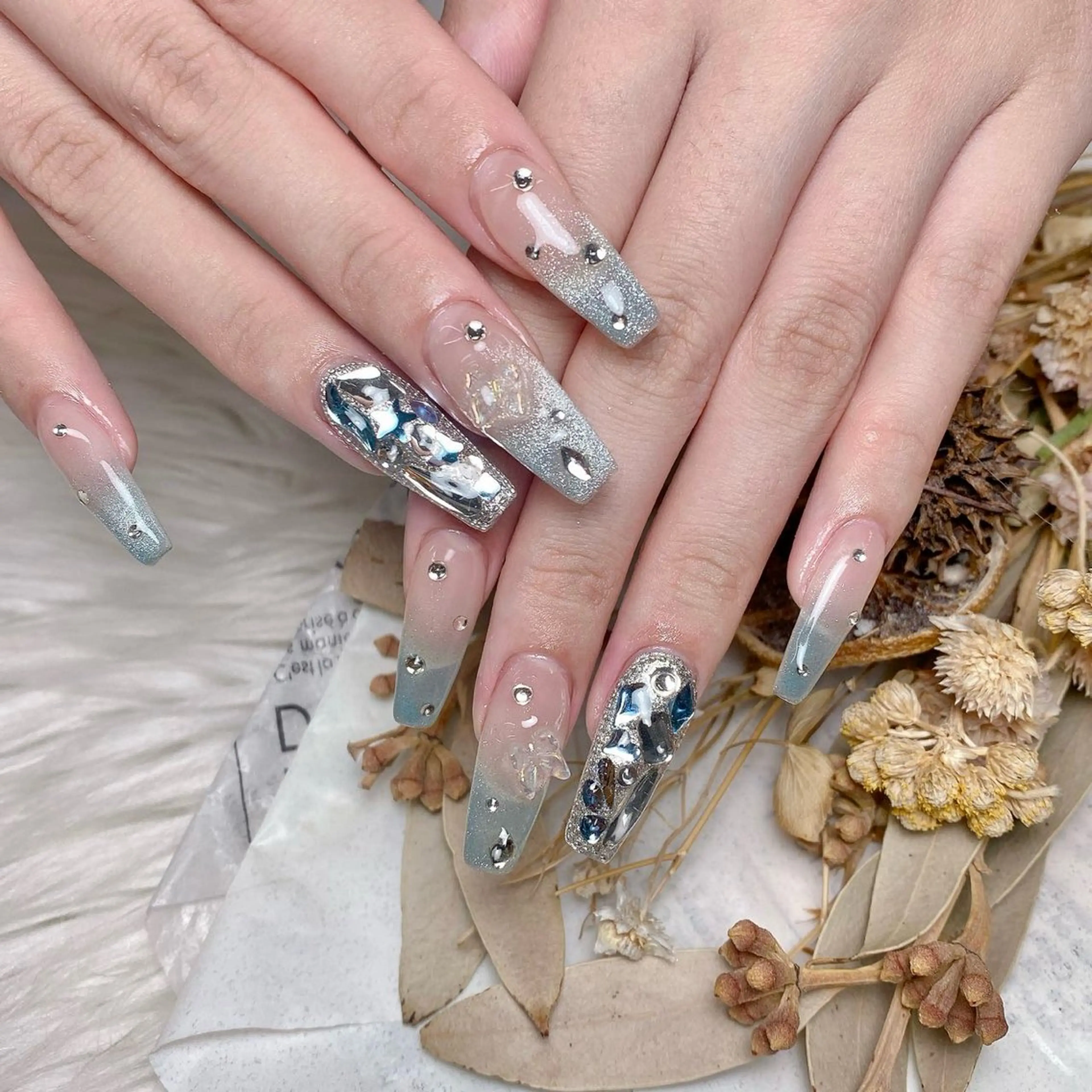 ネイル 長さ出し フレンチネイル ジェルネイル ガラスフレンチ 韓国ネイル ハンドネイル ハンドケア For U nail スカルプ専門店のネイルデザイン