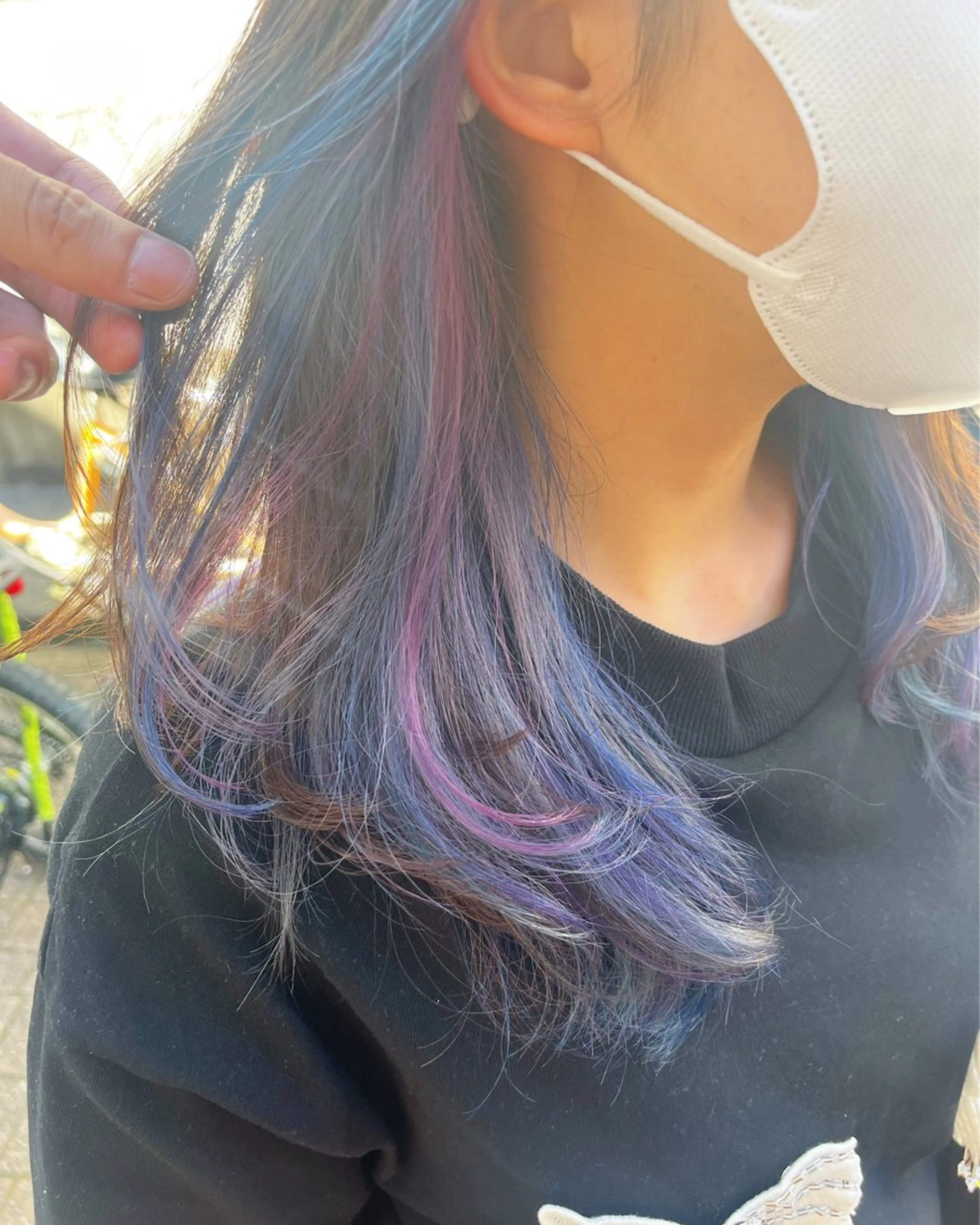 ミディアム カラー ブリーチ デザインカラー イヤリングカラー ユニコーンカラー カット ヘアカラー トリートメント 原宿サロン代表 デザインカラー伊藤卓のヘアスタイル