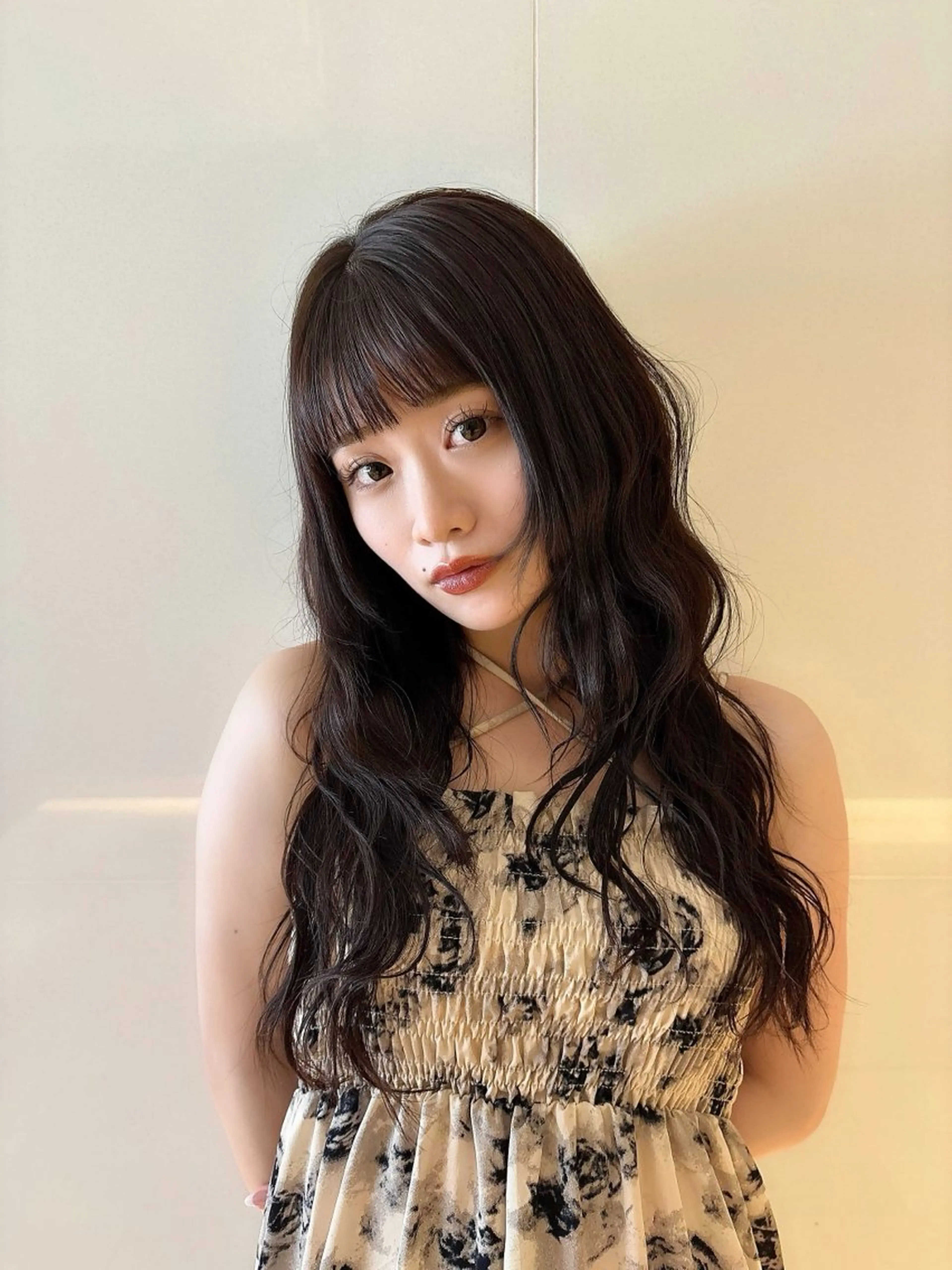 ロング 顔まわりレイヤー 顔周りカット ハッシュカット レイヤーカット カット AI TOKYO Ayanoのヘアスタイル