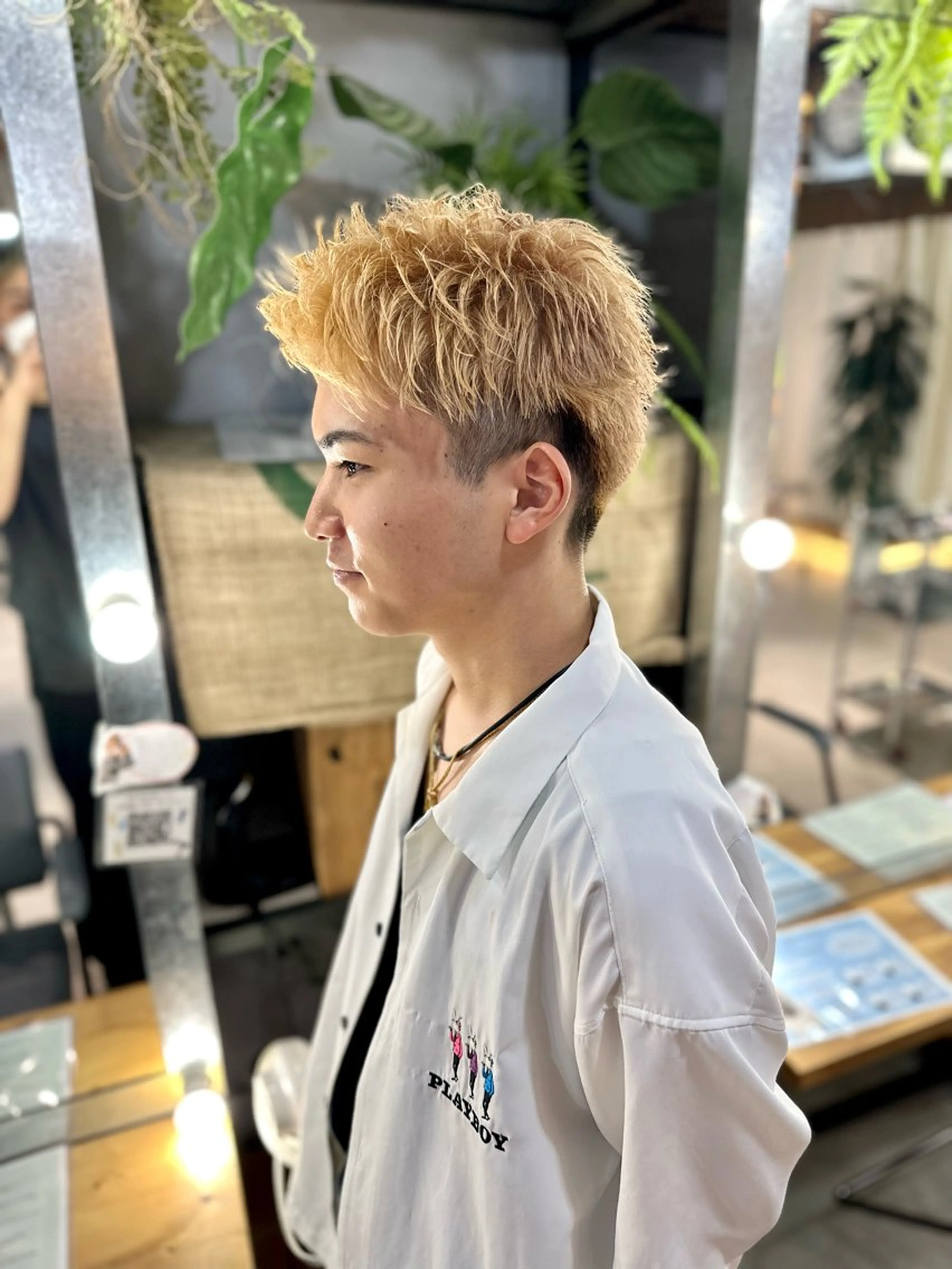 ショート カラー メンズ メンズブリーチ スパイキーショート ベージュカラー ブリーチ ホワイトベージュ 溜 一太のヘアスタイル