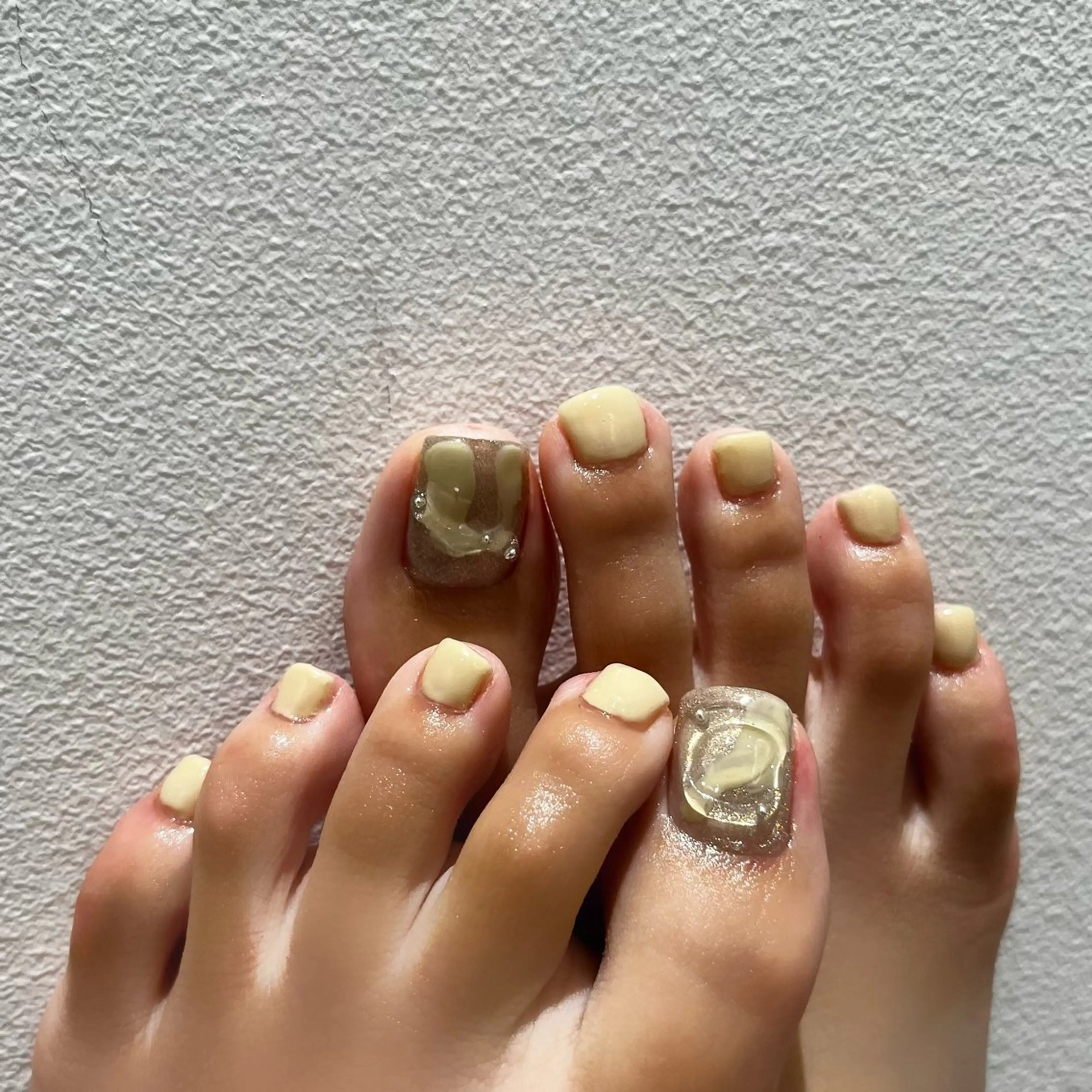 ネイル フットネイル ニュアンスネイル シンプルネイル 夏ネイル フットネイル nail&care salon soa所属・soa/美容液ケアで 自爪を育てるネイルのネイルデザイン