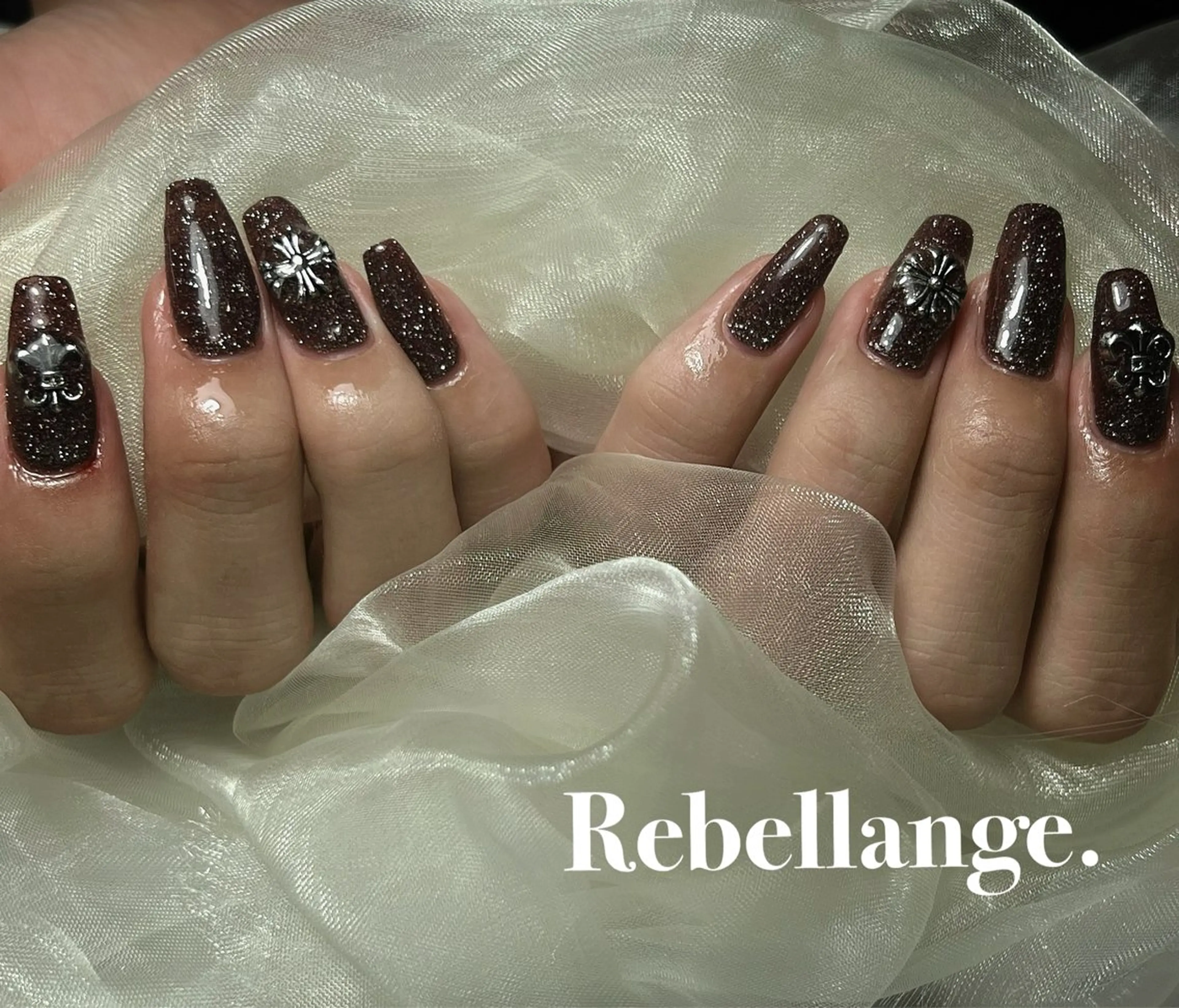 ネイル ハンドネイル Rebellange n.のネイルデザイン