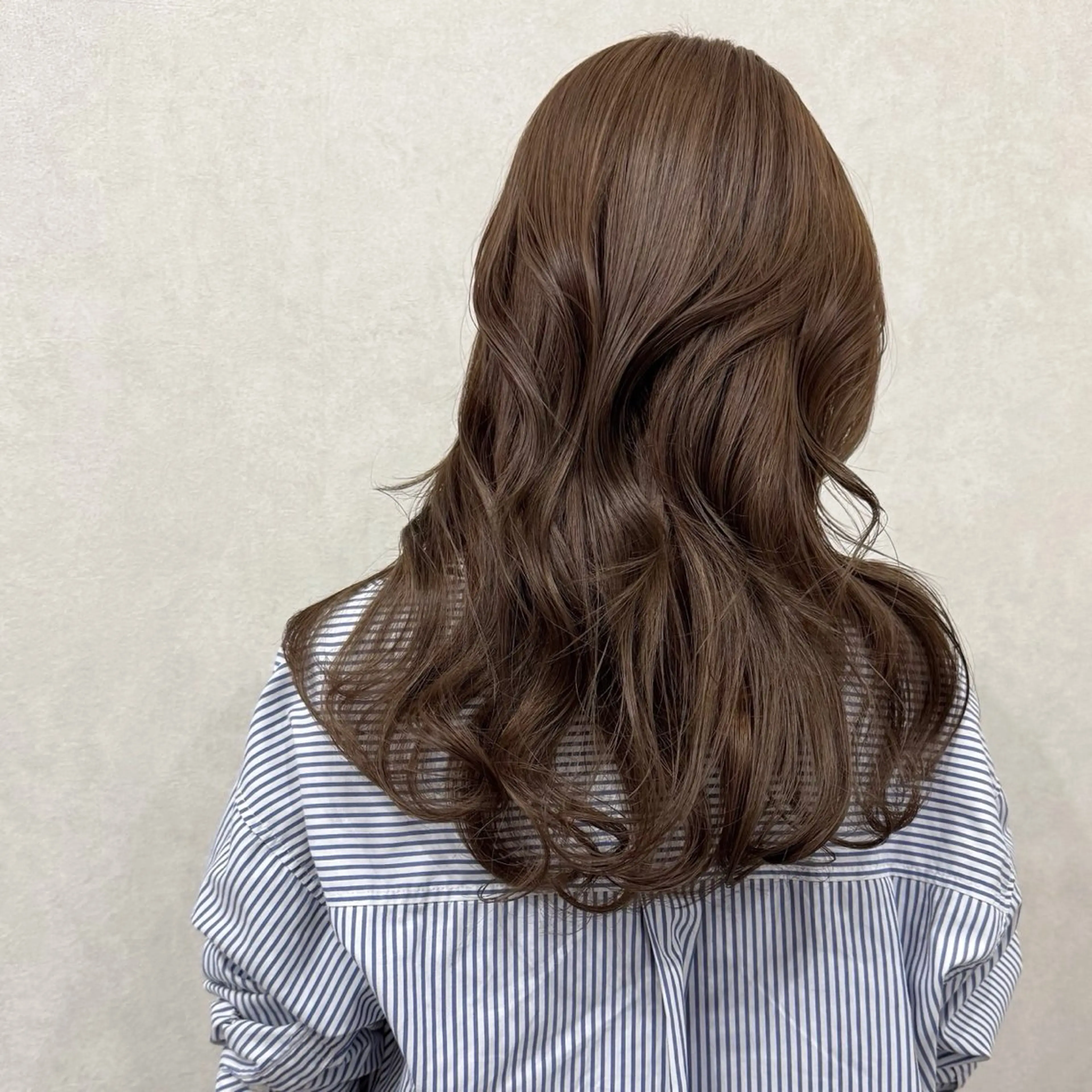 カット+ワンカラー (レディース鎖骨下限定)の写真