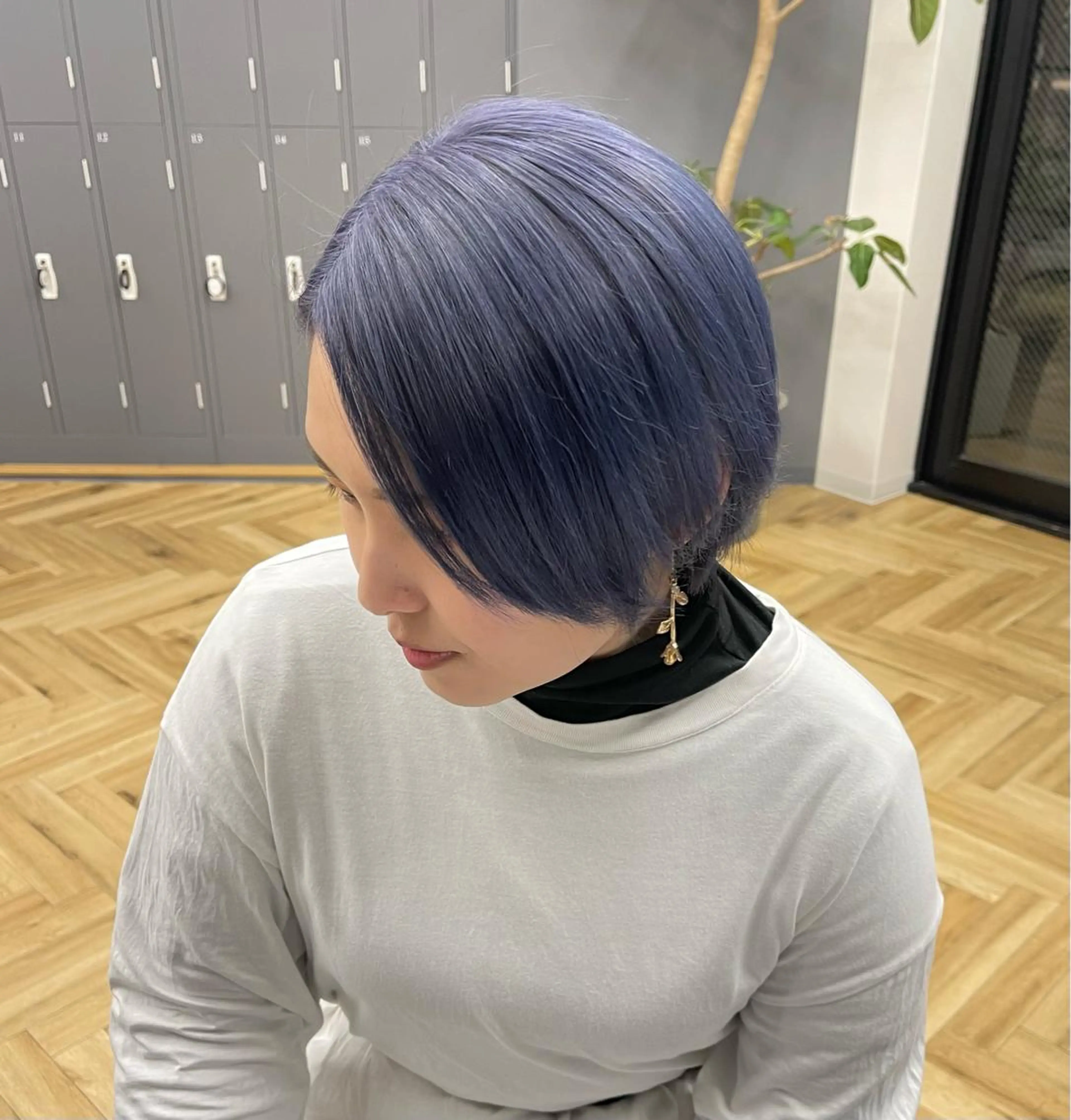 ショート カラー ブルーカラー ブルーラベンダー ラベンダーカラー 寺尾 綾乃のヘアスタイル