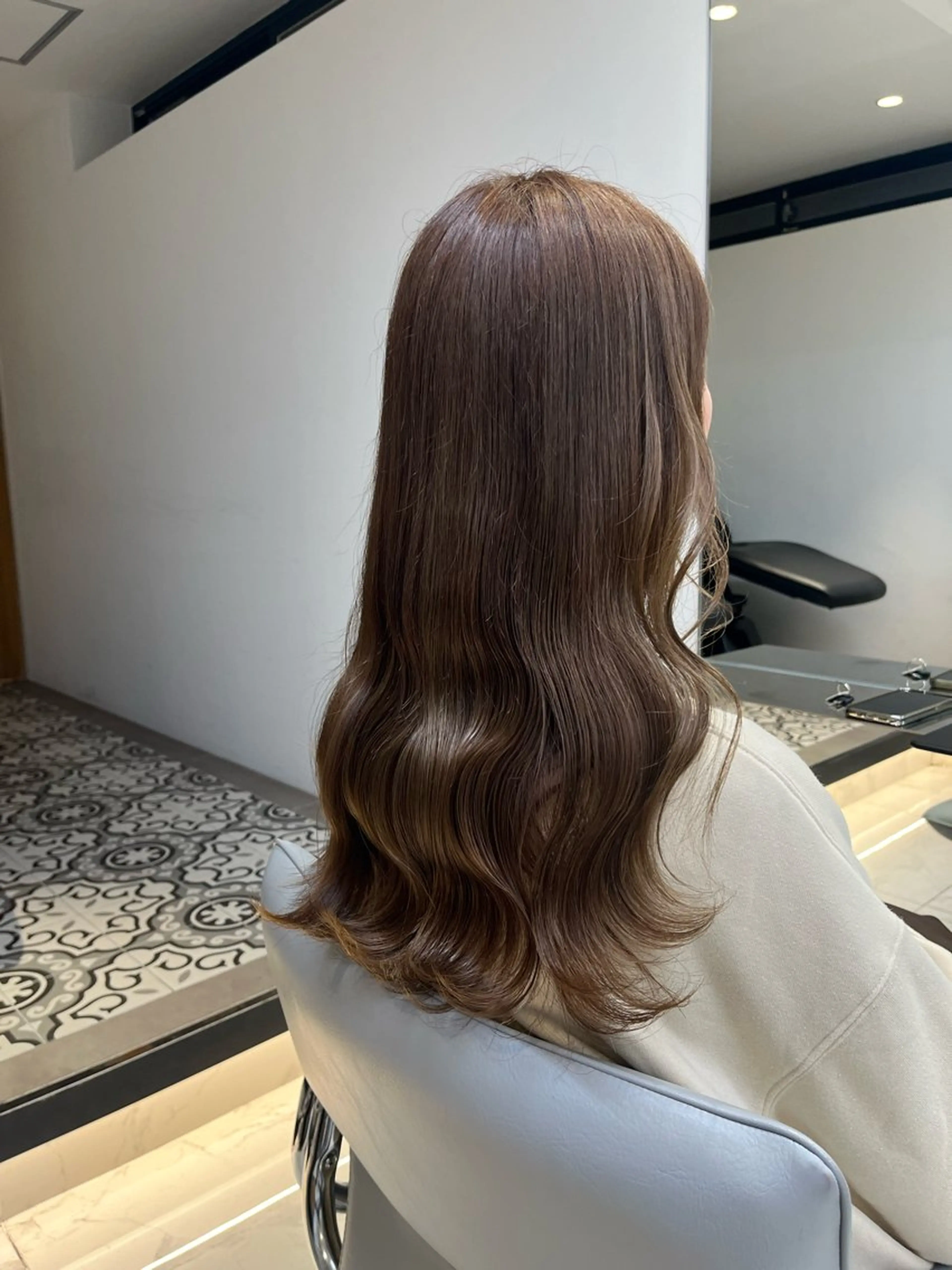 セミロング カラー ベージュカラー ブリーチ ブラウンカラー ブラウンベージュ 透明感カラー ヘアカラー トリートメント ヘッドスパ ヘアセット カジュアルを女っぽく 𝗮𝘆𝗮𝗰𝗼のヘアスタイル