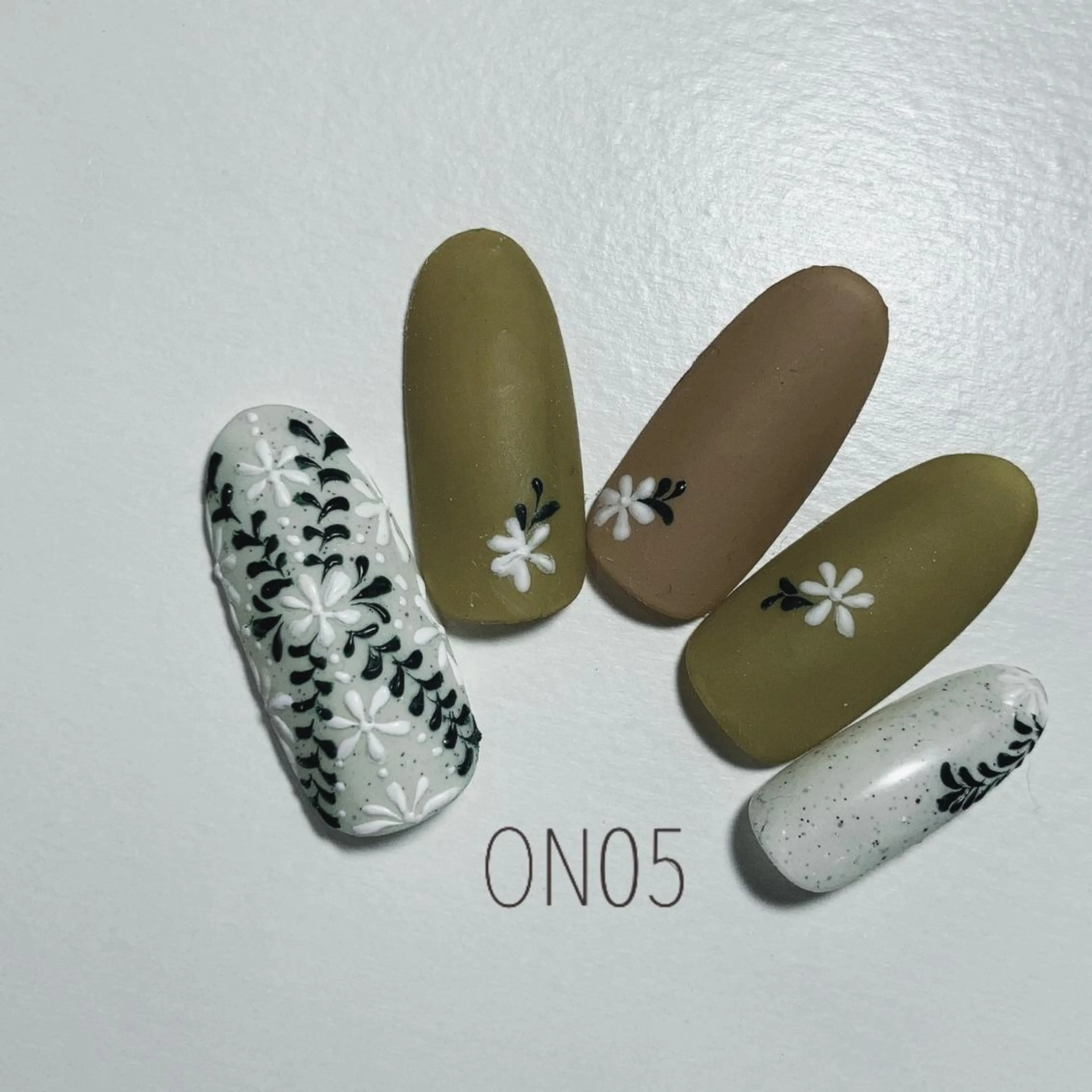 ネイル 園 寛子 （ネイリスト）のネイルデザイン