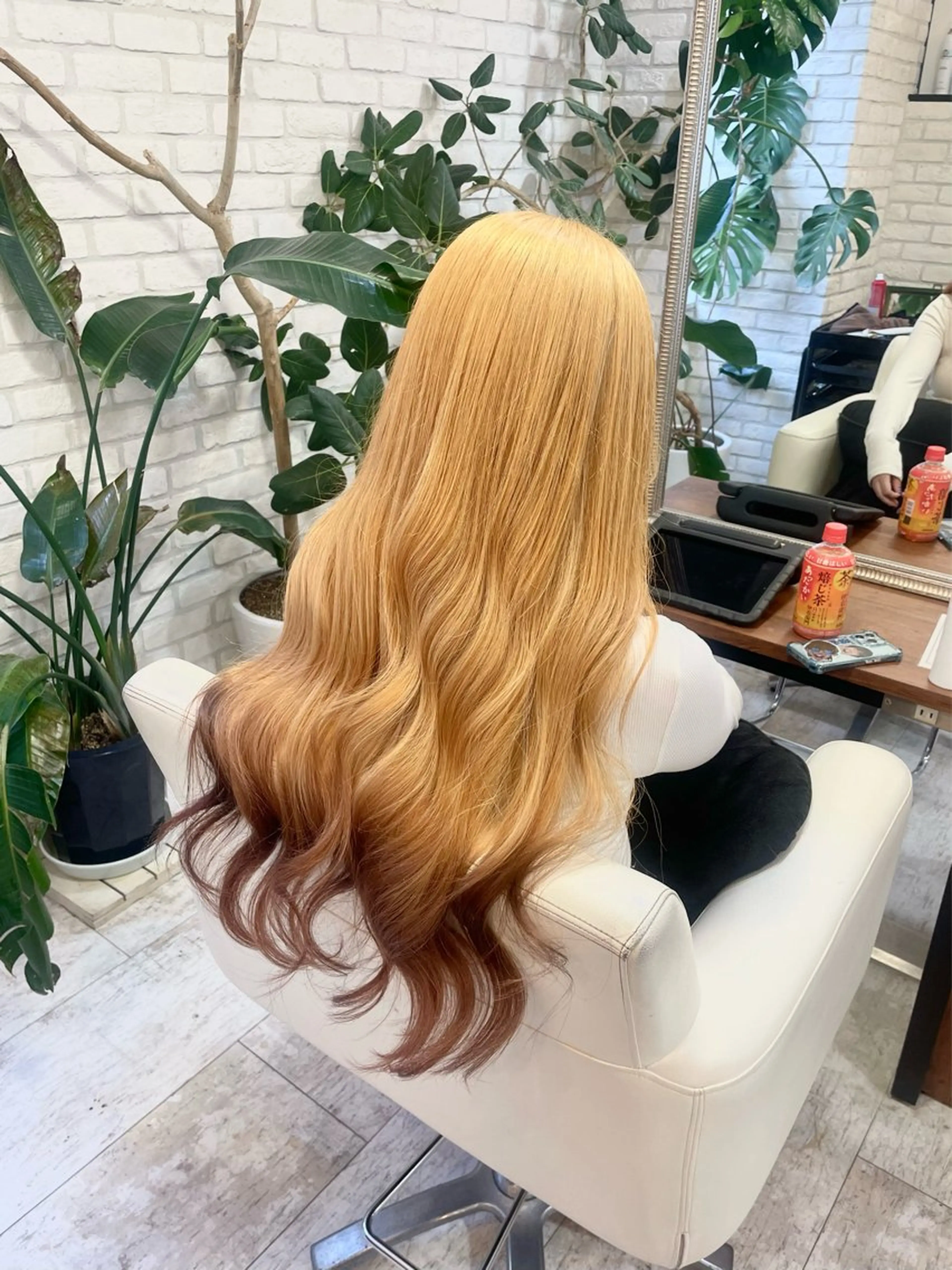 ロング カラー ヘアアレンジ ブリーチ 抜きっぱなしブロンド ヘアカラー 🍒齋藤 澪🍒のヘアスタイル