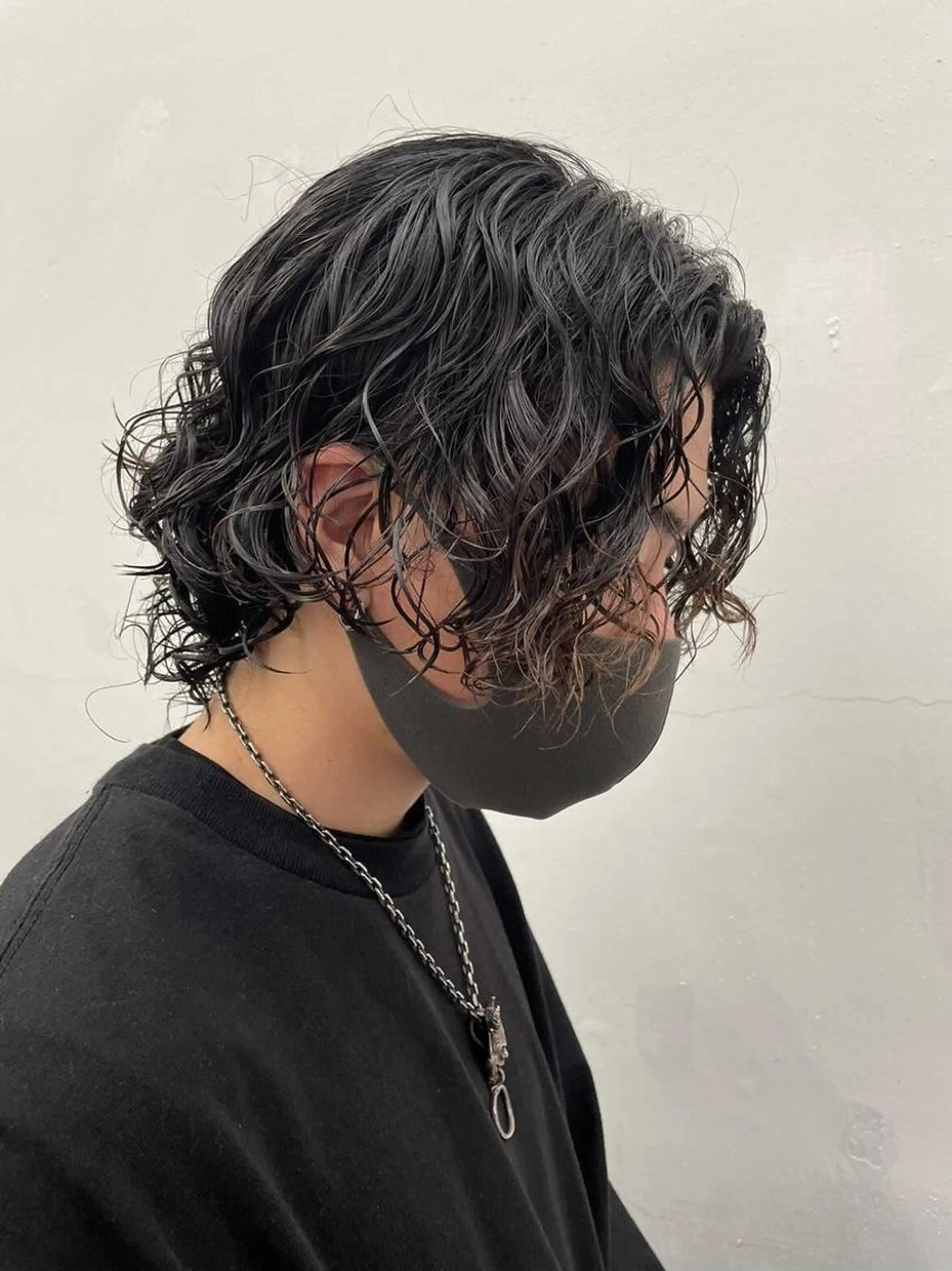 ロング パーマ メンズ 暗髪艶カラー🪄 健人のヘアスタイル