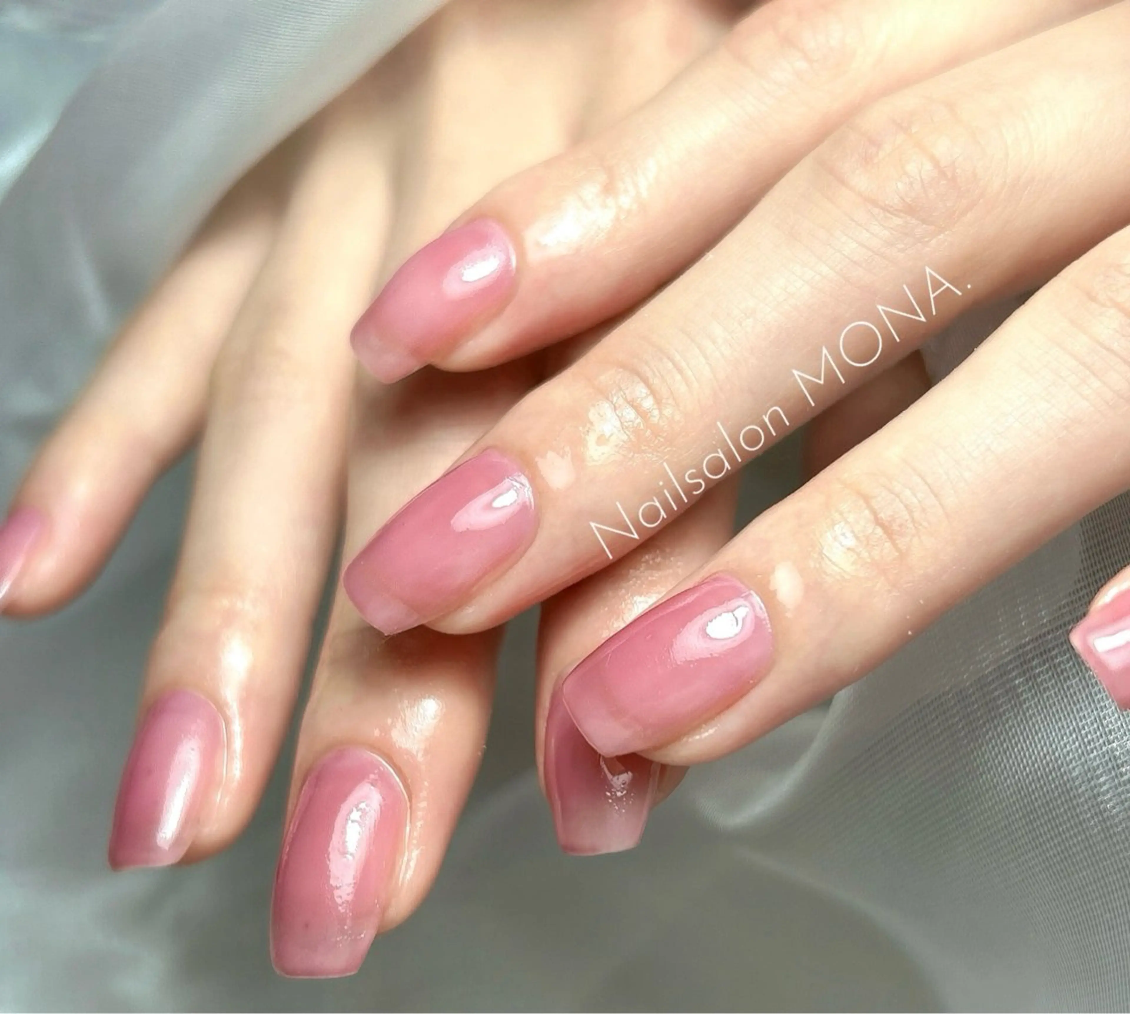 ネイル ブルー ワンカラーネイル ピンク ハンドネイル Nailsalon MONA.のネイルデザイン