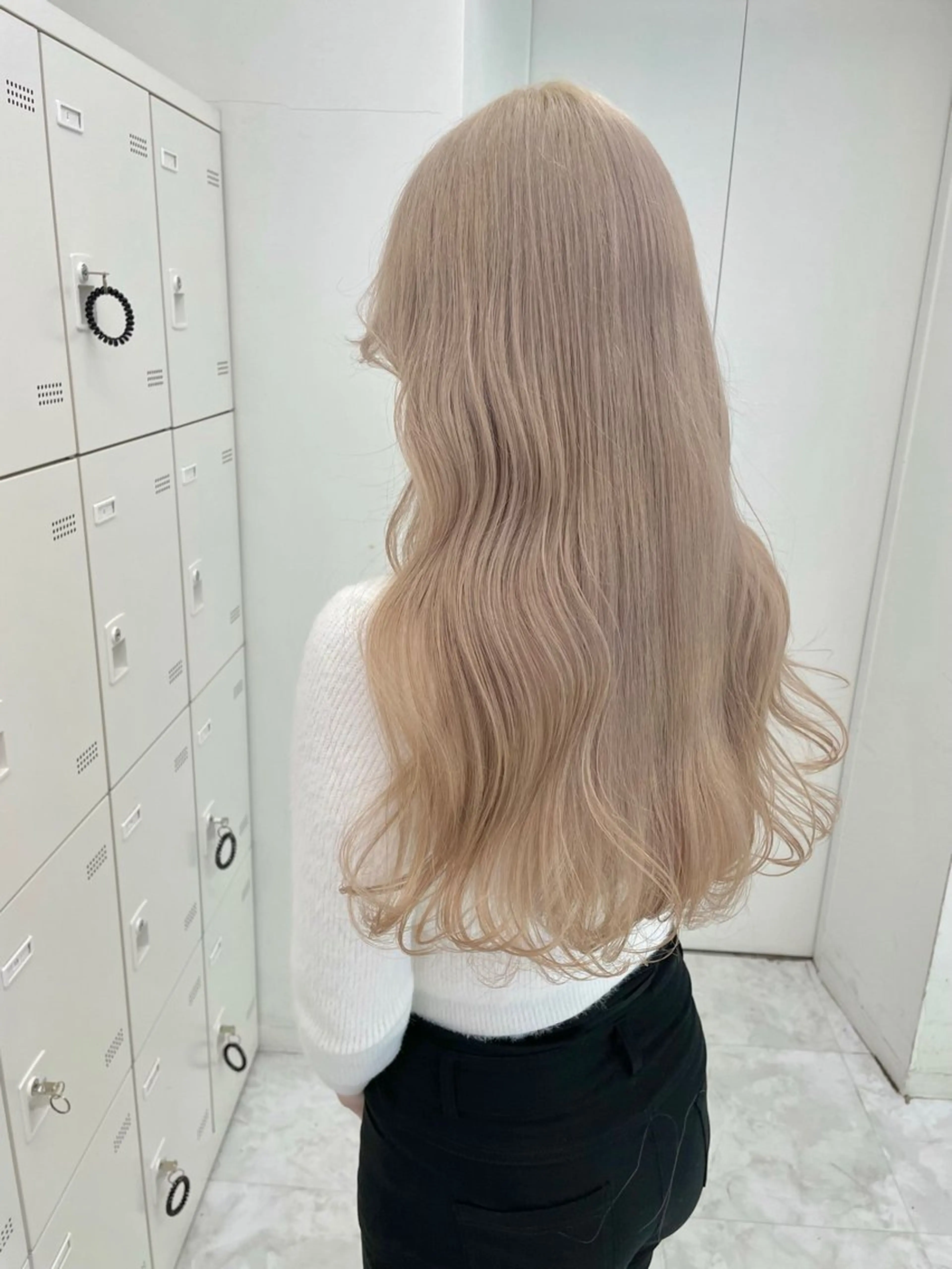 ロング カラー ヘアアレンジ ヘアカラー トリートメント ヘッドスパ ヘアセット ハイトーン艶カラー 🤍ゆうひのヘアスタイル