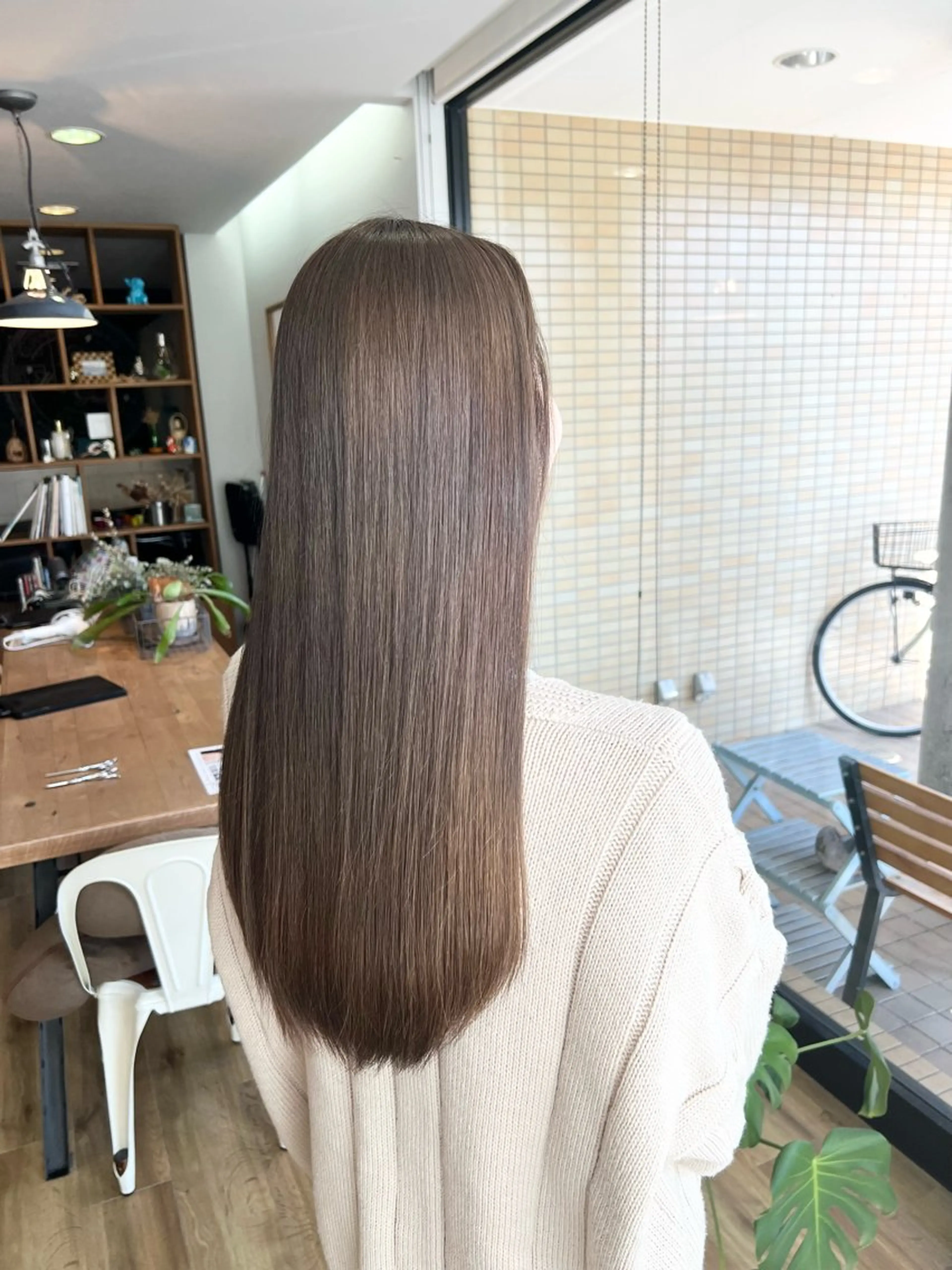 ロング カラー ショコラグレージュ グレージュ ヘアカラー トリートメント 堀 望美のヘアスタイル