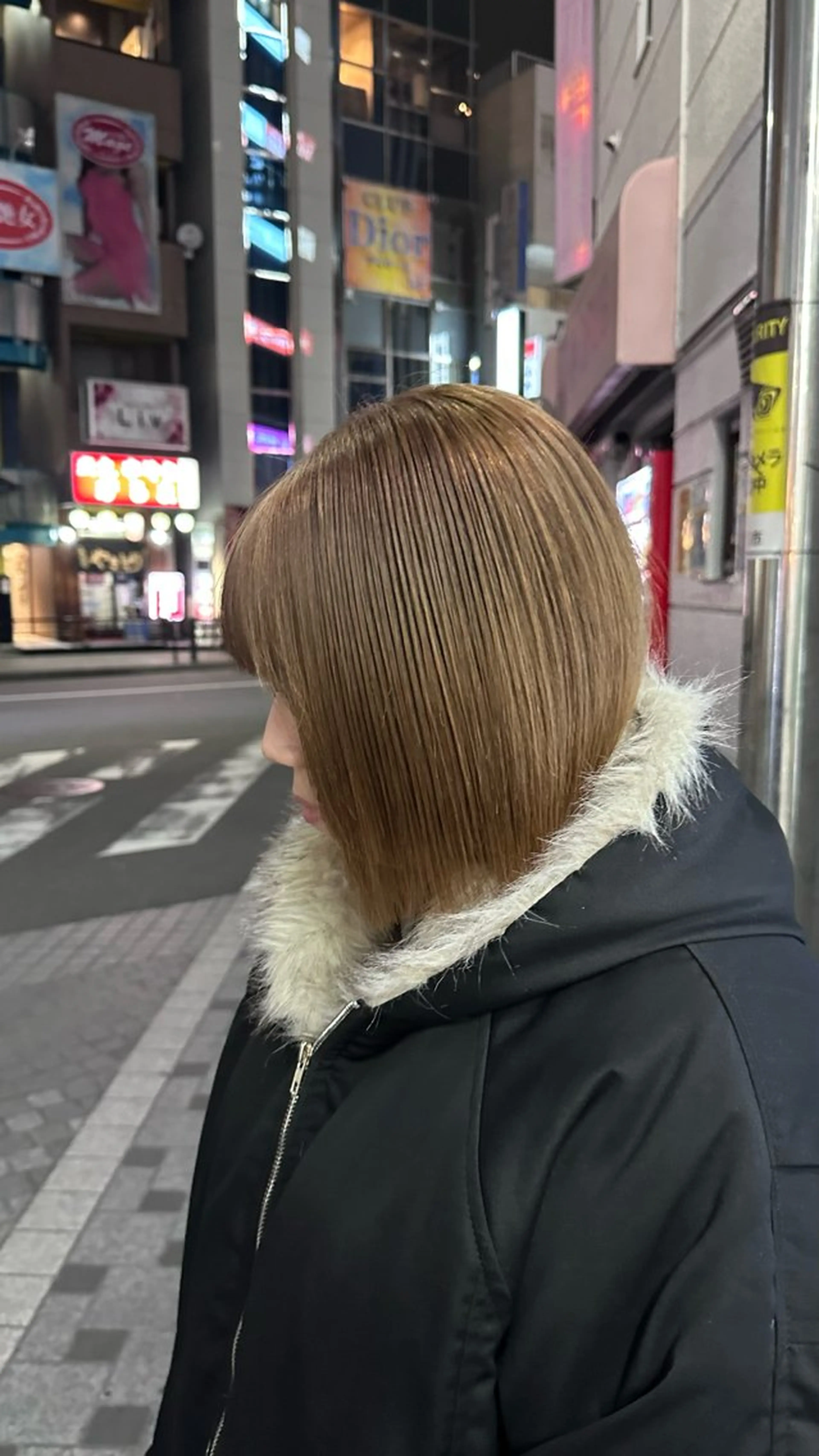 ショート 切りっぱなしボブ ボブ くせ毛 顔周りカット ハイライト カット HARUKI🏔️/ メンズ/透け感カラーのヘアスタイル