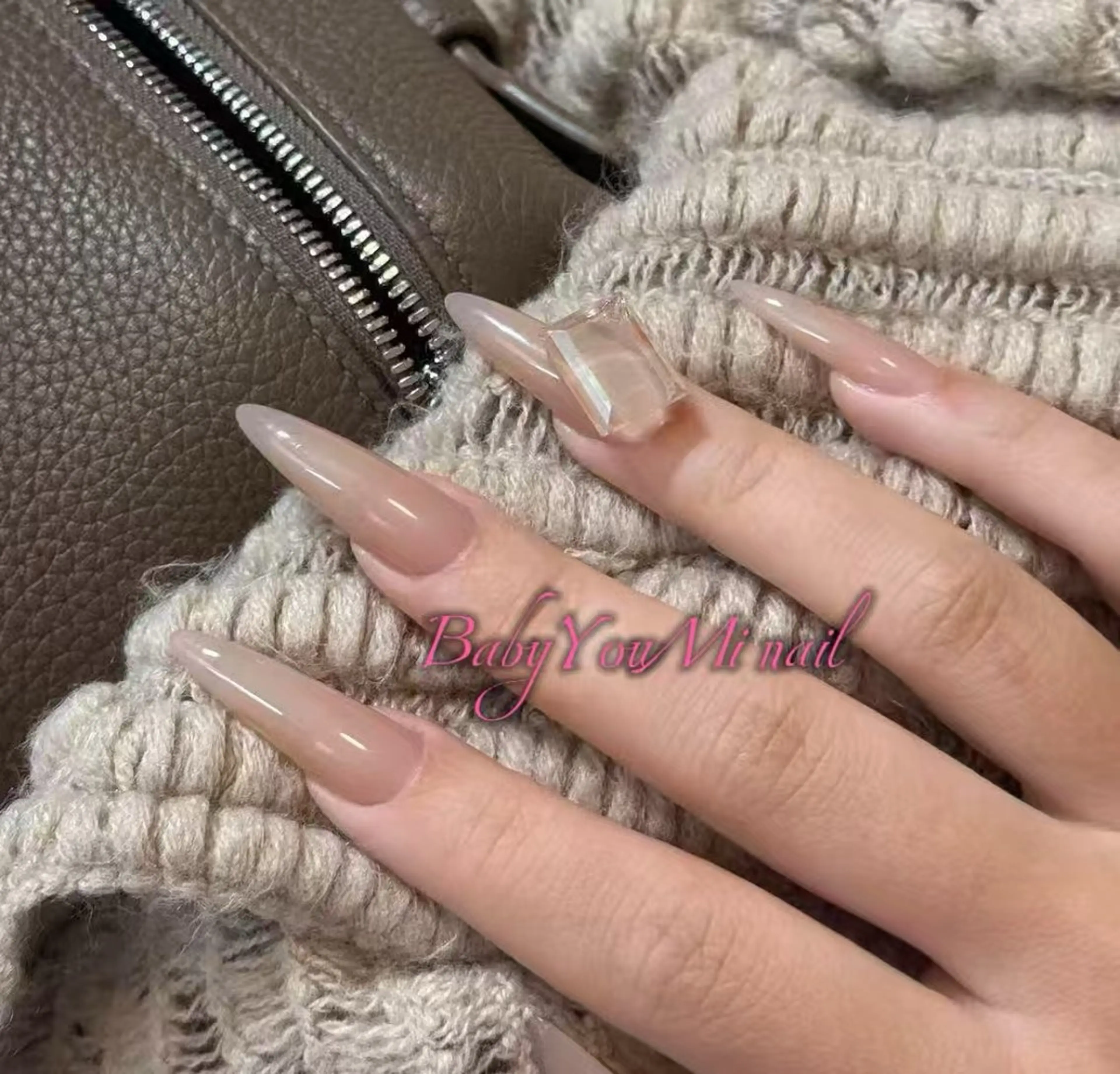 ネイル オーロラネイル フラワーネイル フットネイル フレンチネイル ジェルネイル ハンドネイル ハンドケア BabyYouMi nailのネイルデザイン