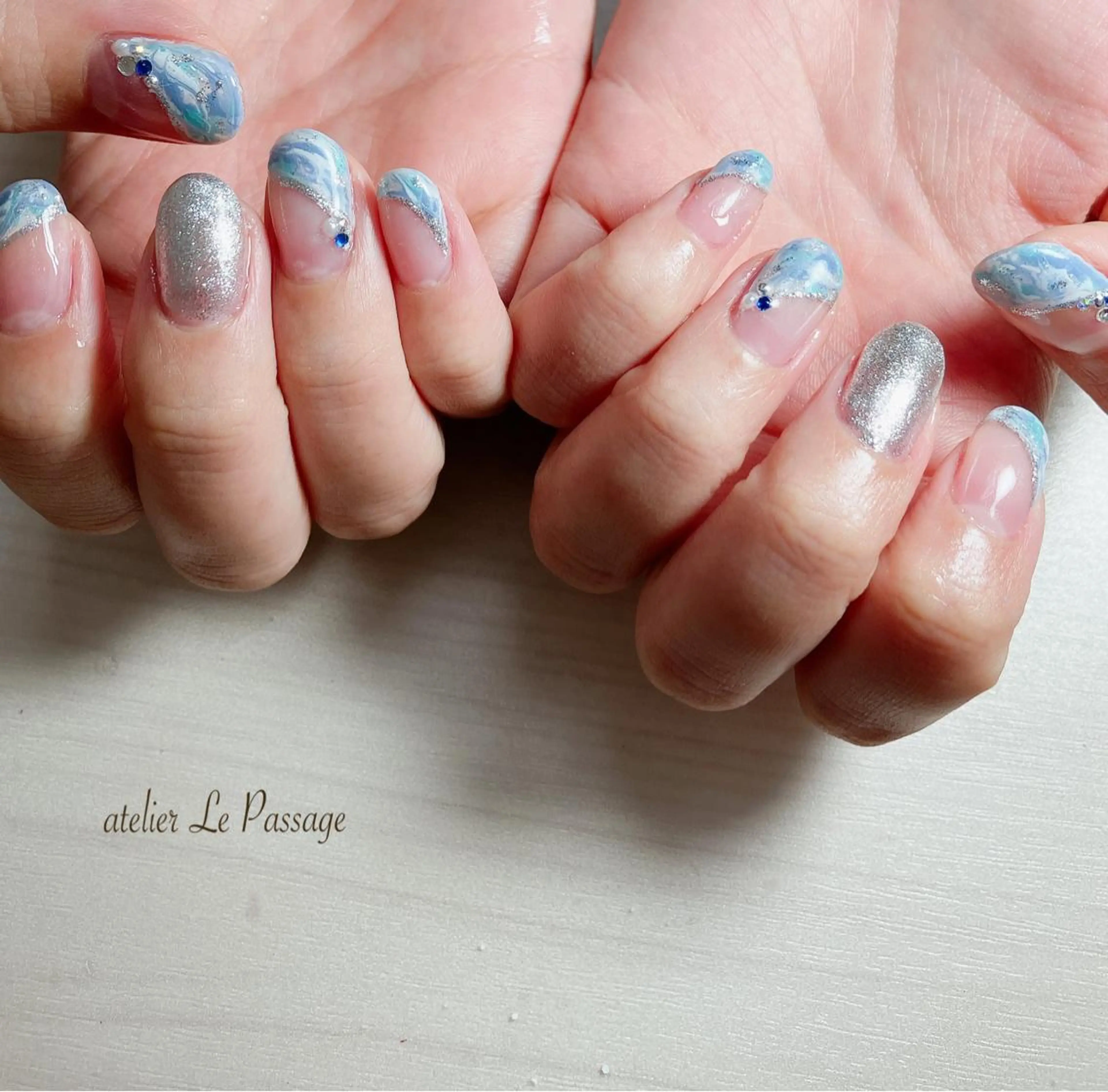ネイル ブルー フレンチネイル ジェルネイル 大理石ネイル(マーブル) オフィスネイル Atelier Le Passage所属・h nakatsukaのネイルデザイン