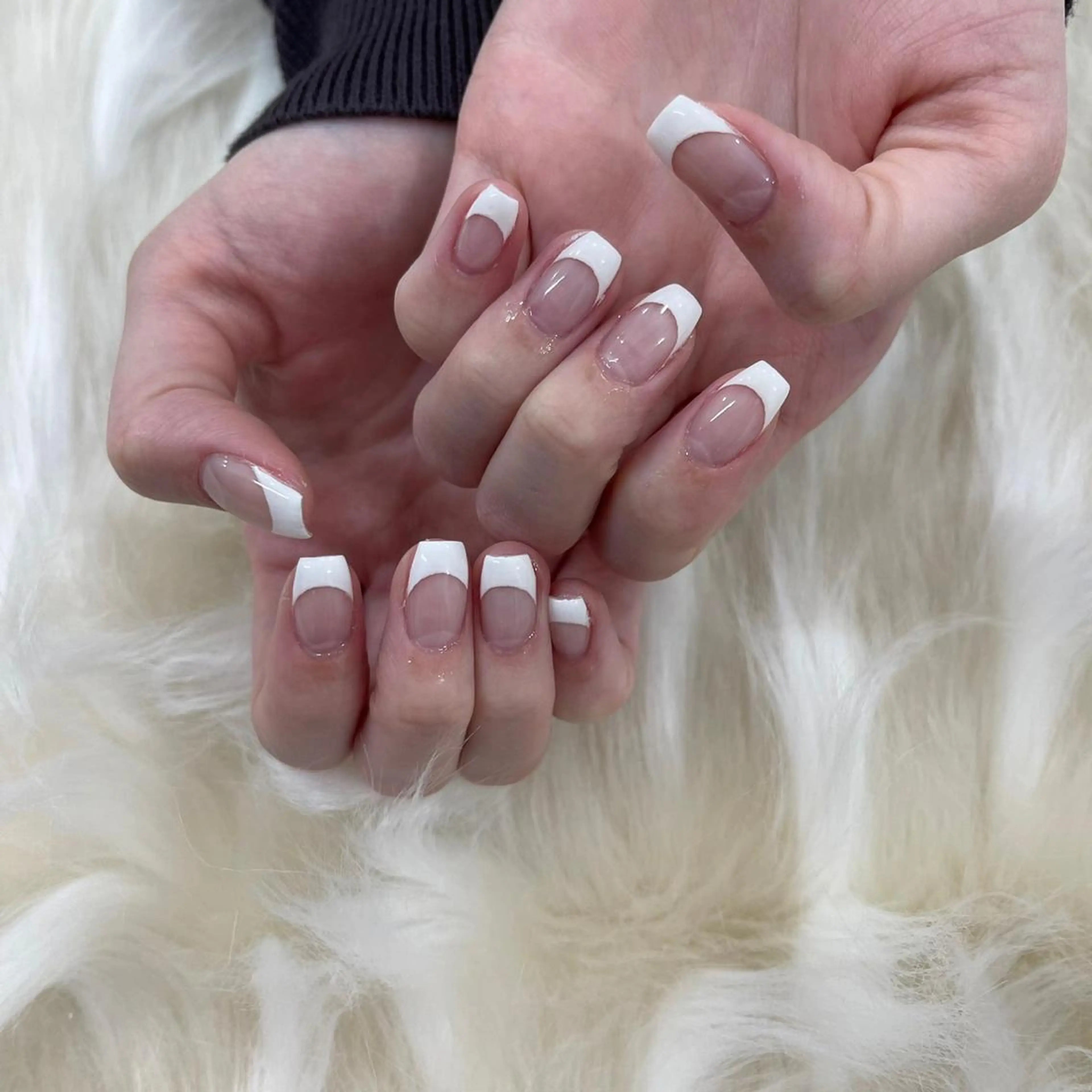 ネイル フレンチネイル ハンドネイル フットネイル PEEKABOO京橋 EYE&NAILのネイルデザイン