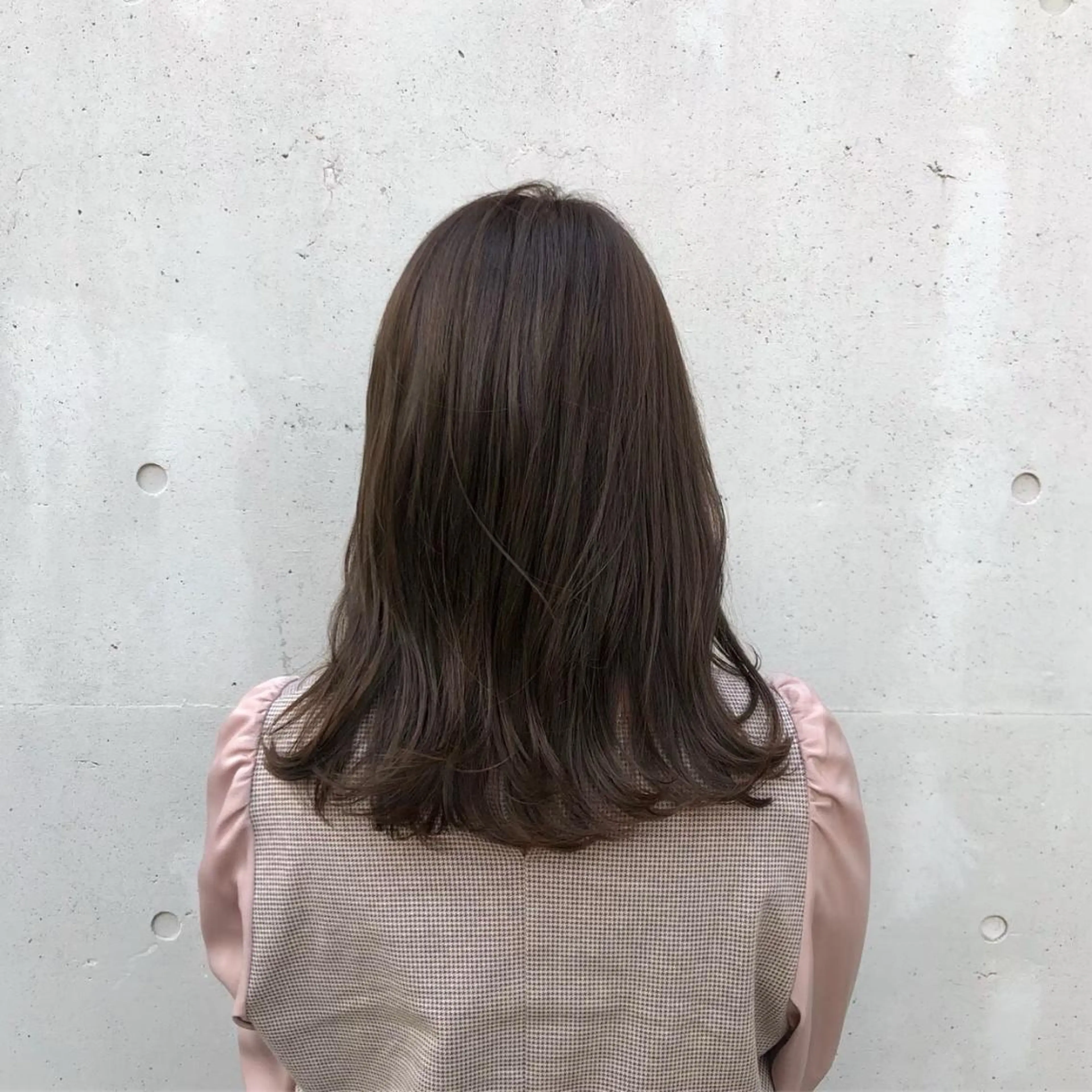 ミディアム カラー ヘアアレンジ アッシュ ベージュカラー 透明感カラー 韓国×巻ける髪質改善 💍maki💍のヘアスタイル