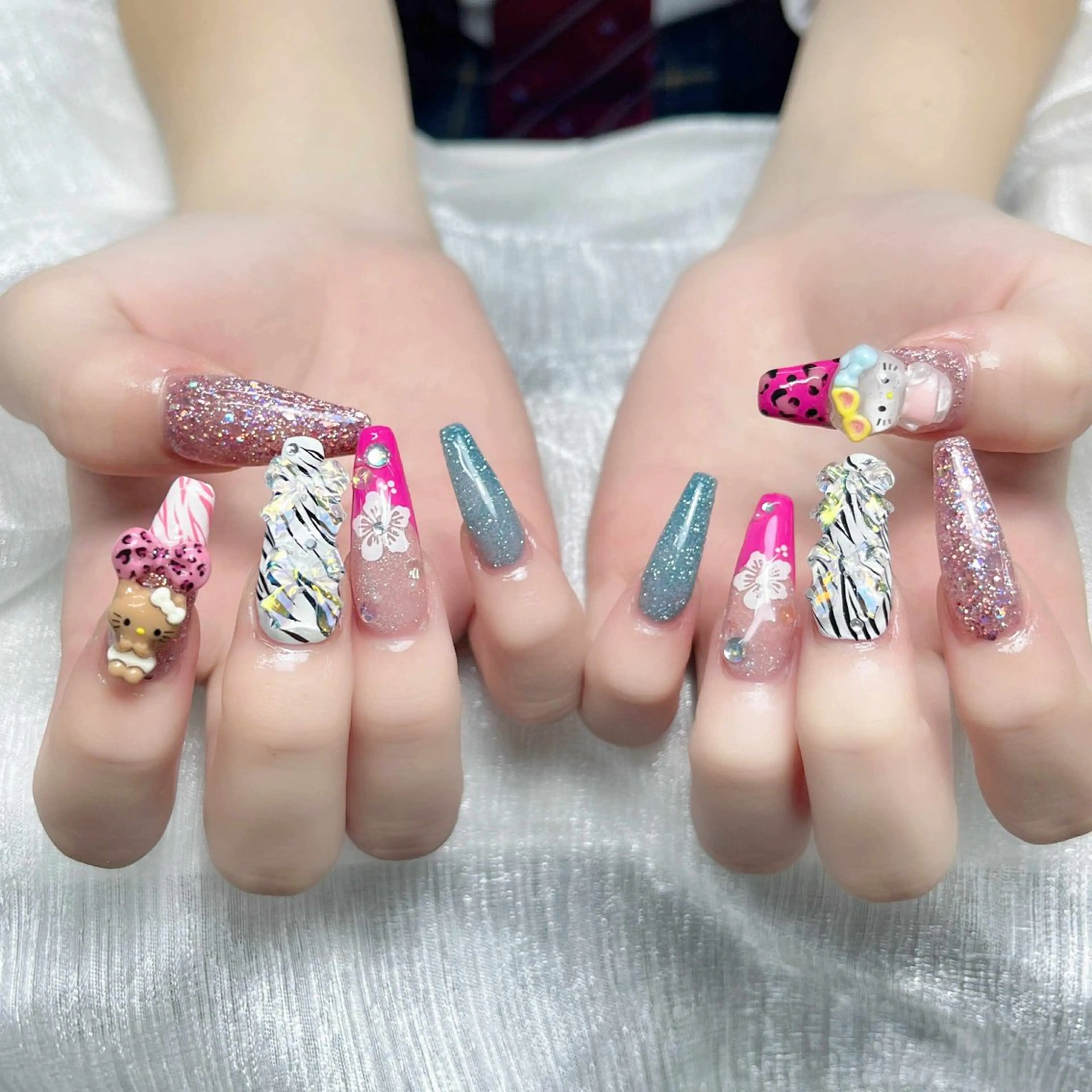 ネイル アートネイル ジェルネイル キラキラネイル 持ち込み シンプルネイル Nova Nail Salonのネイルデザイン
