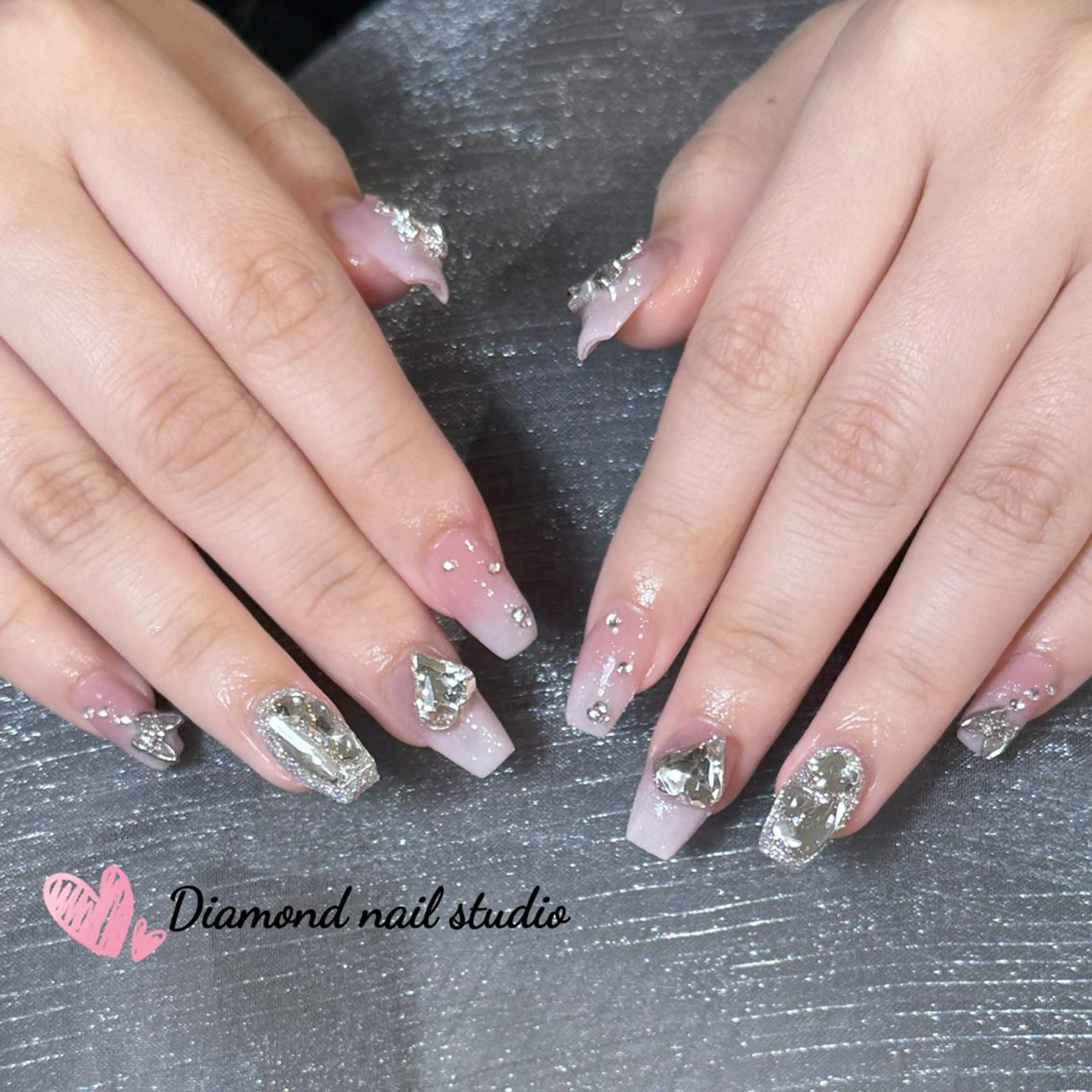 ネイル アートネイル オーロラネイル フラッシュネイル ガーリー キラキラネイル Diamond NAIL✨のネイルデザイン