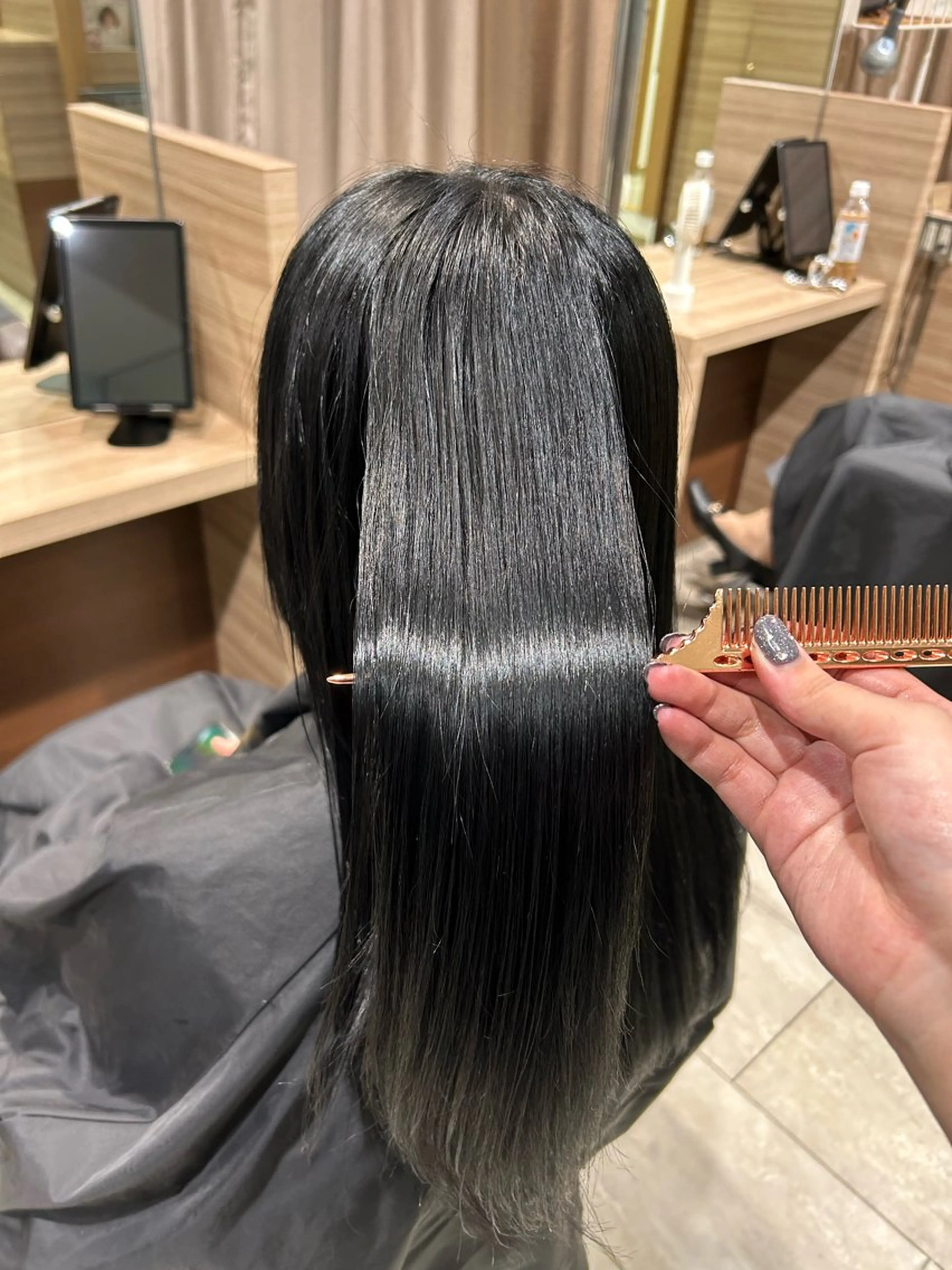 セミロング ヘアカラー 塚下 怜菜のヘアスタイル