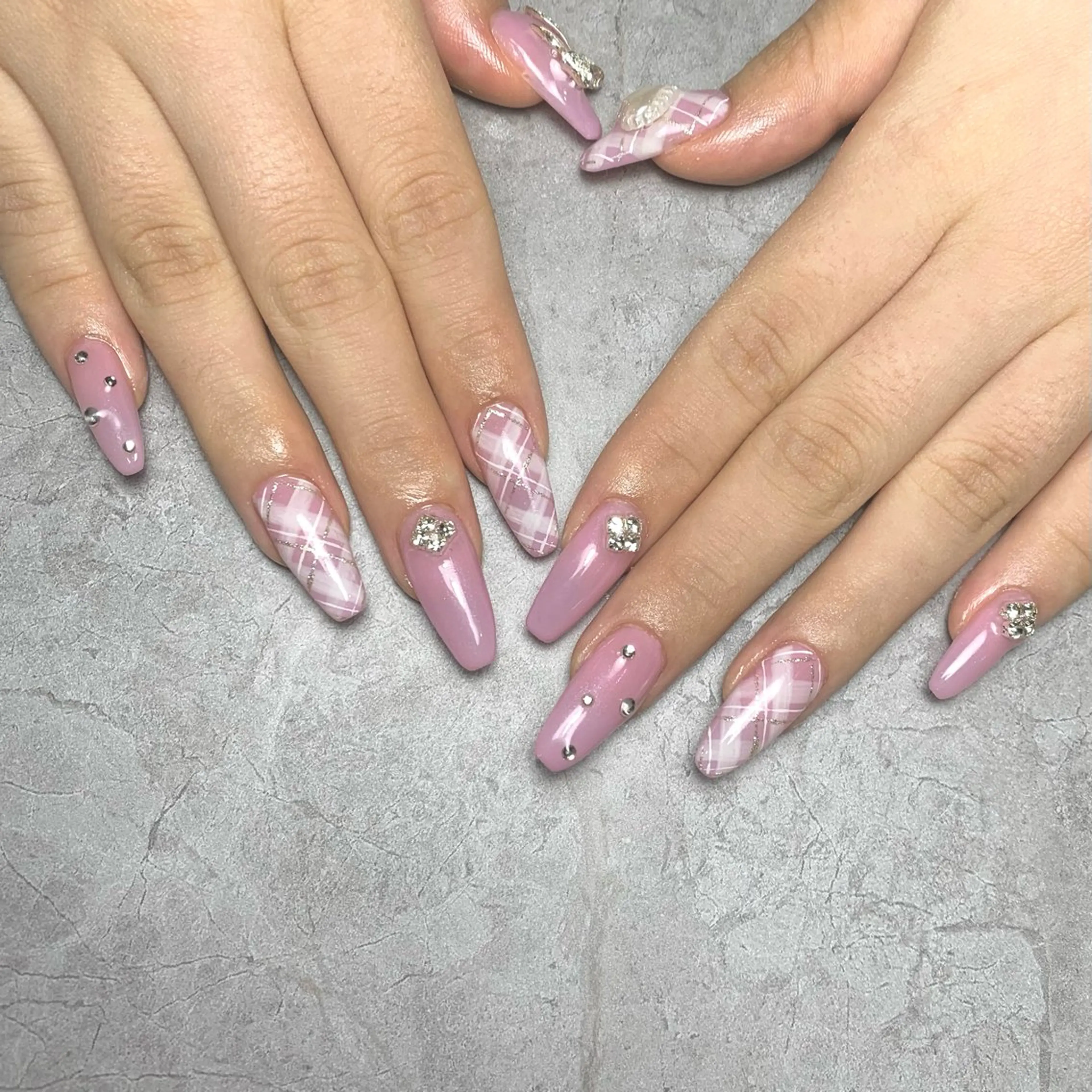 ネイル フレンチネイル ガーリー キラキラネイル 韓国ネイル ピンク ハンドネイル Nail Salon Lillion【リリオン】所属・lillion karenのネイルデザイン