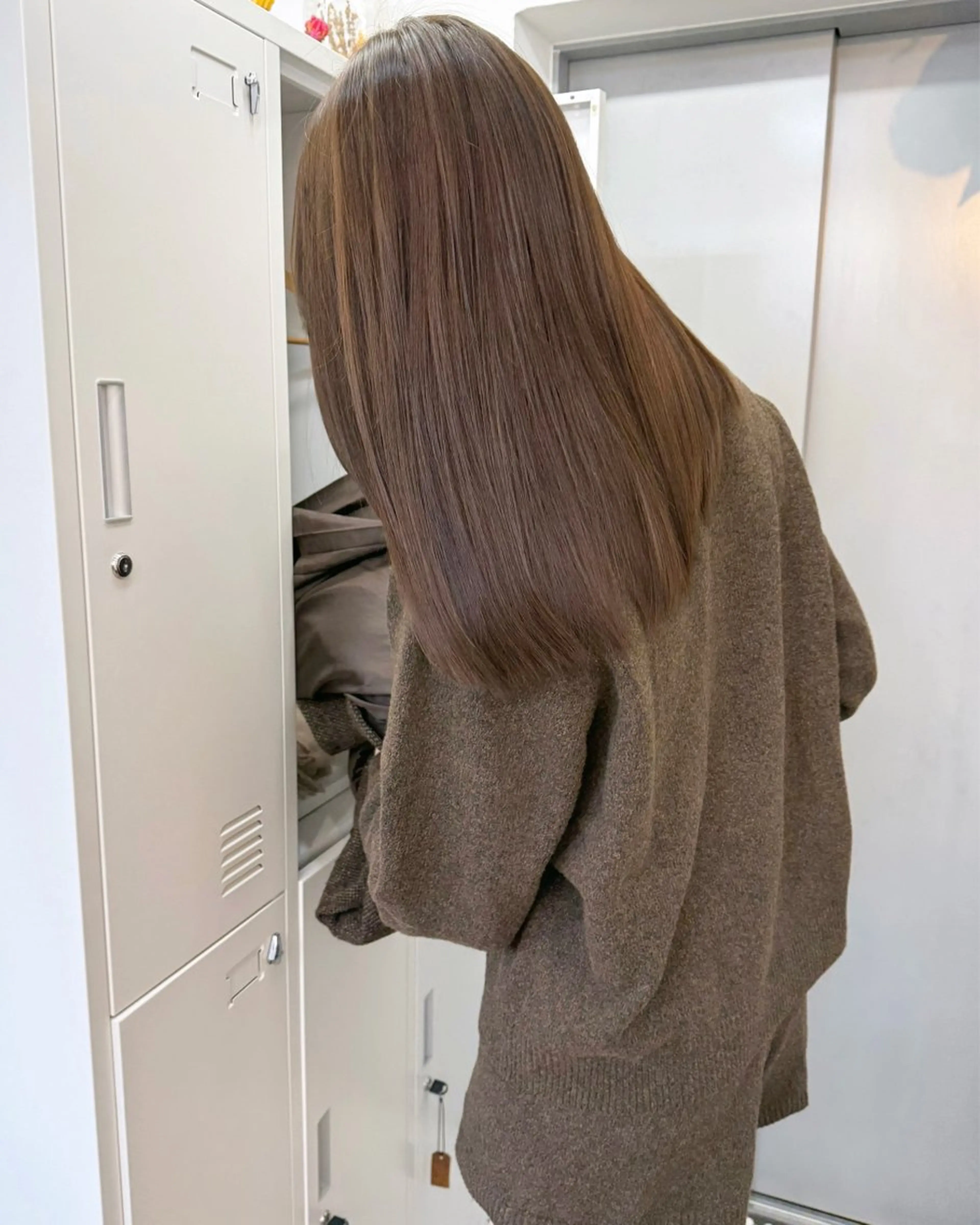 ロング カラー ベージュカラー イルミナカラー トリートメント ヘアカラー トリートメント あおやぎ ななのヘアスタイル