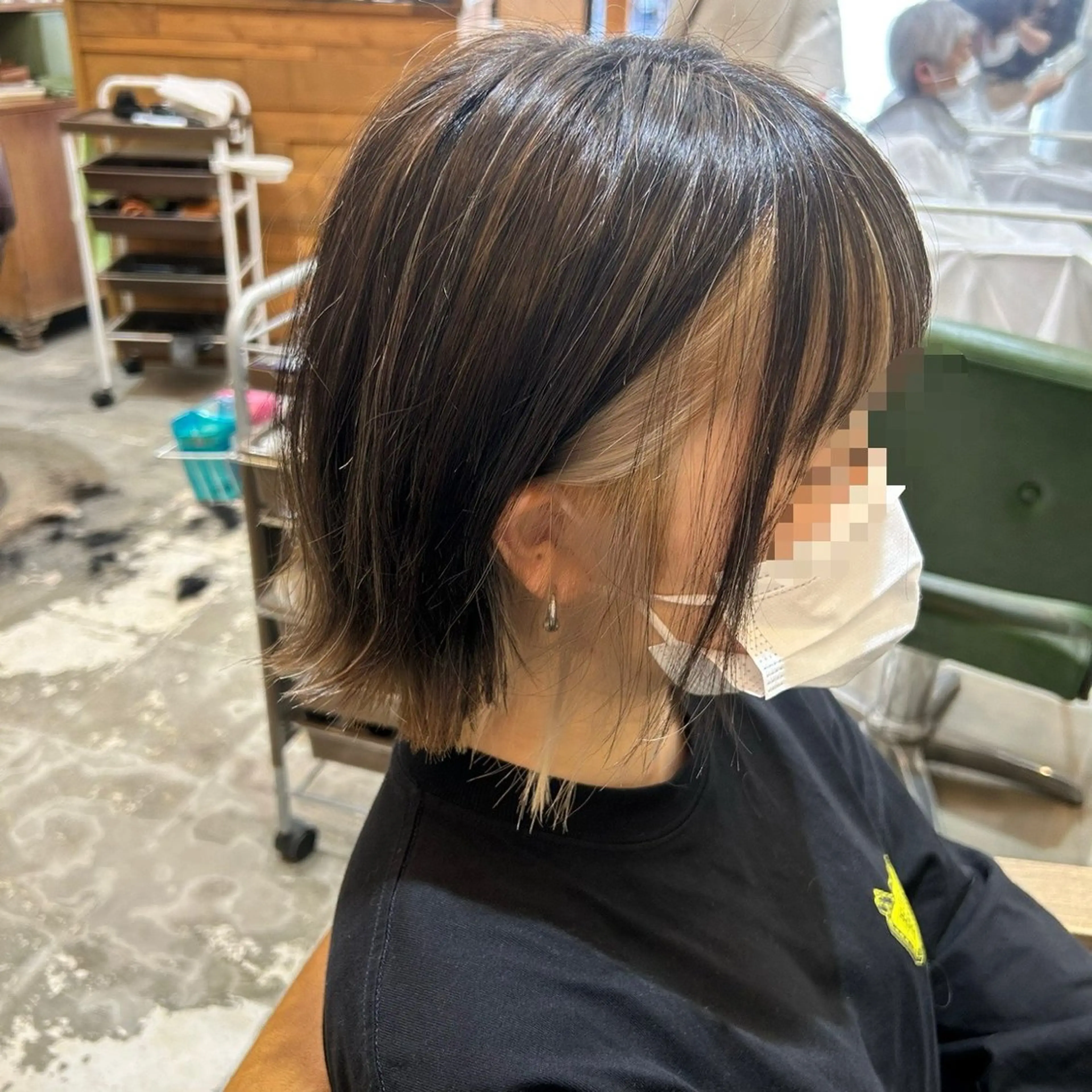 ショート カラー ブリーチ ブロンド ハイライトカラー インナーカラー ハイライト カット ヘアカラー トリートメント 若狭 彩花のヘアスタイル