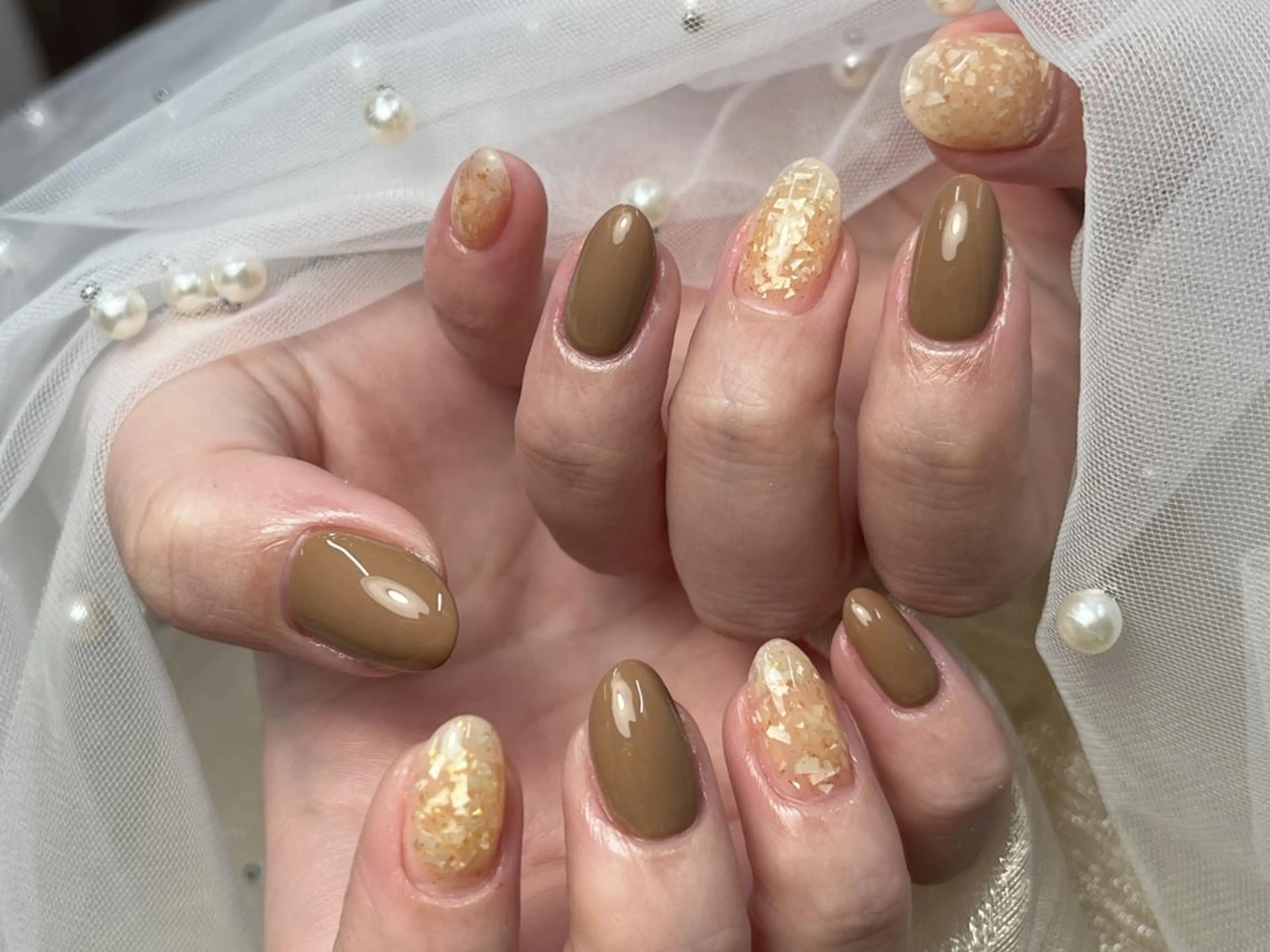 ネイル ブラウン ゴールド オフィスネイル ToliyDeliy Nail Salonのネイルデザイン