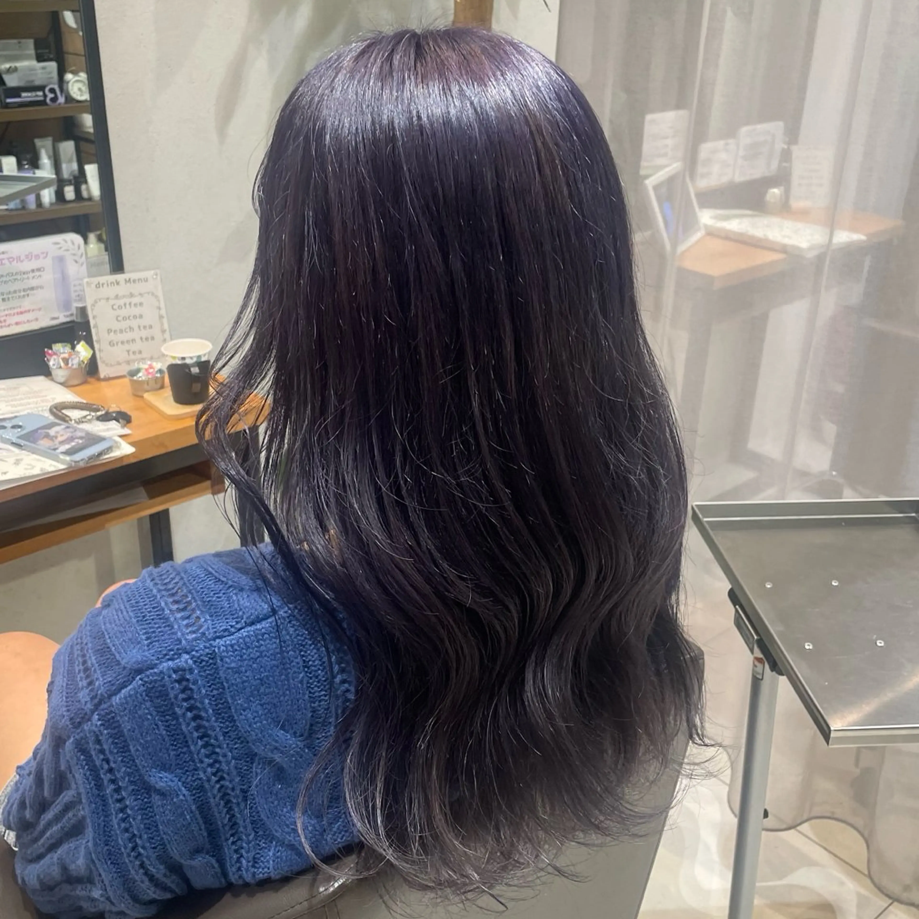 ロング アッシュ ヘアカラー トリートメント ハルカ/ブリーチ/ カットカラーのヘアスタイル