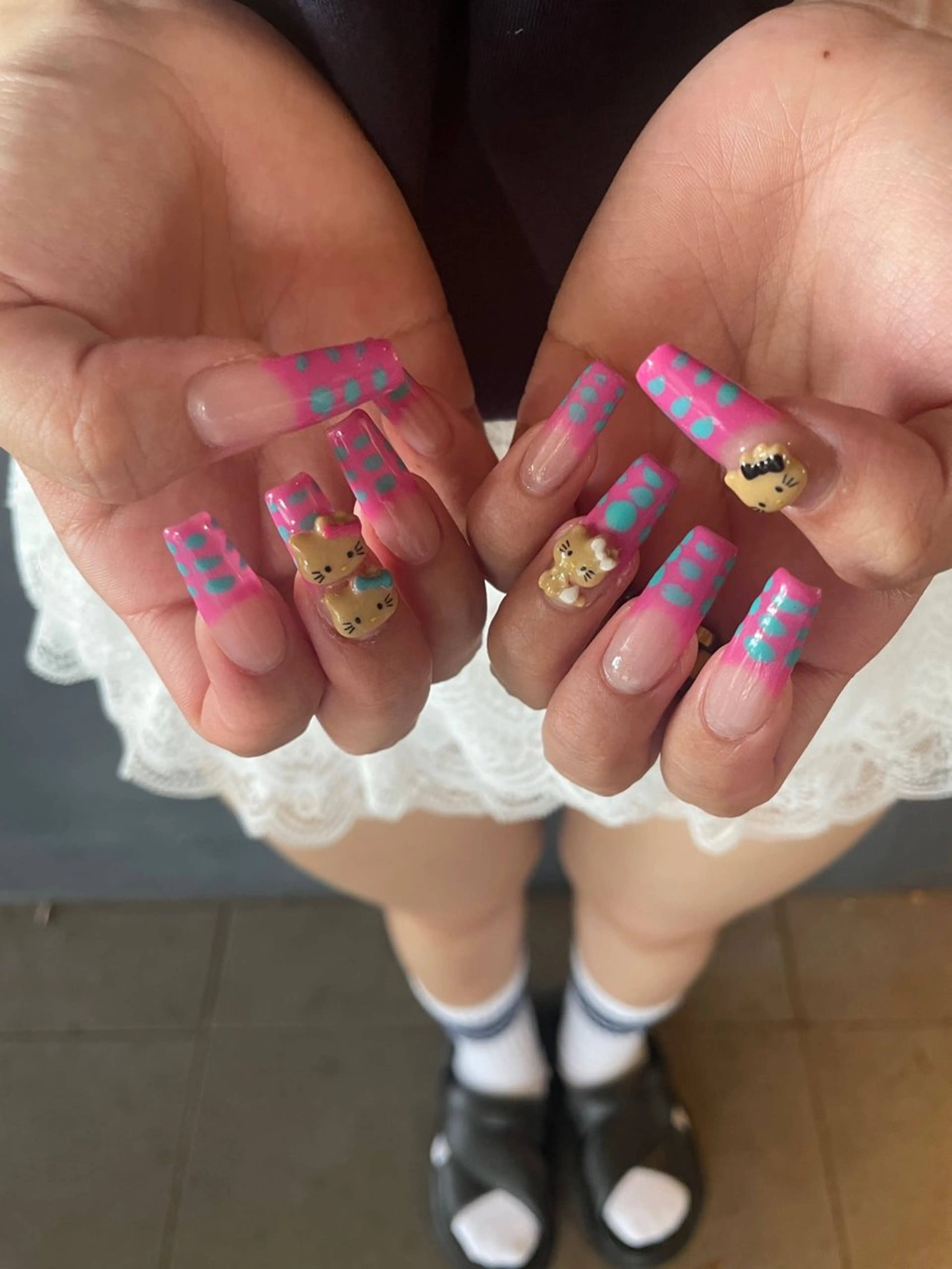 ネイル GO TODAY シェアサロン 渋谷Amiu店所属・渋谷ネイル🎀 y2k/海外ネイルのネイルデザイン