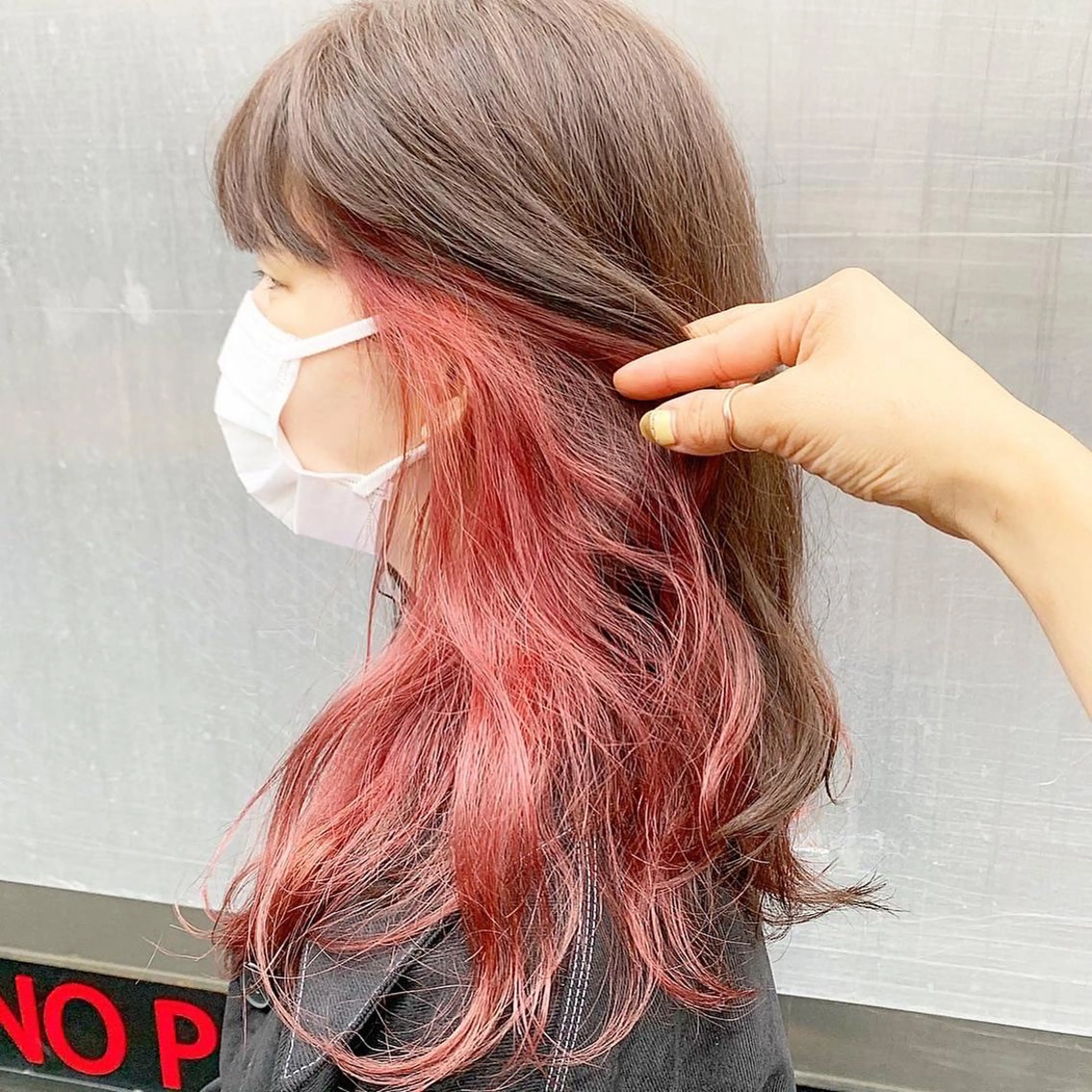 セミロング カラー ヘアアレンジ ブリーチ ヘアカラー ピンクカラー🩷 ヘアセットＮＯ.1のヘアスタイル