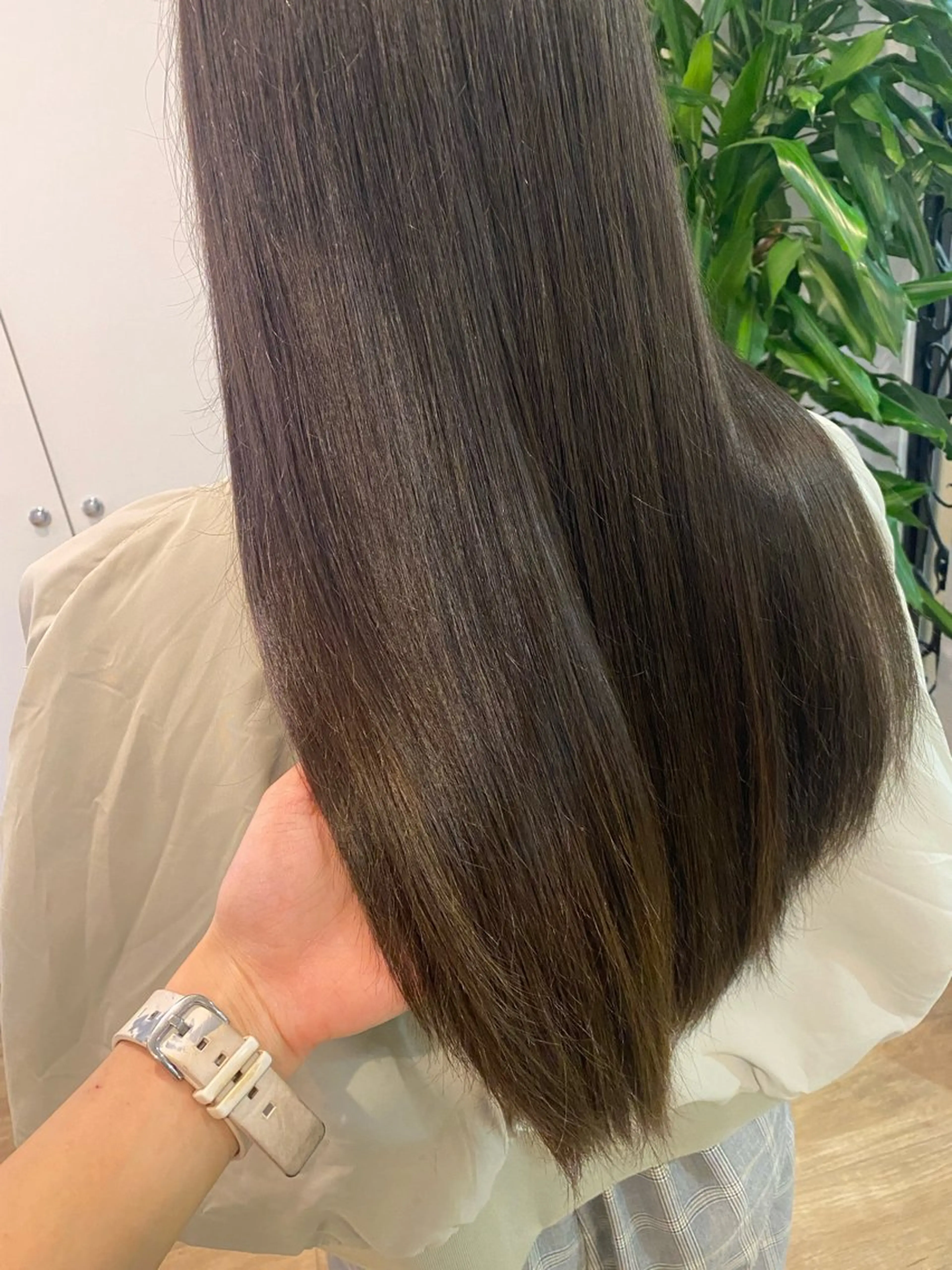 ロング カラー 透明感カラー オリーブグレー CIEN lime所属・松下 育未のヘアスタイル