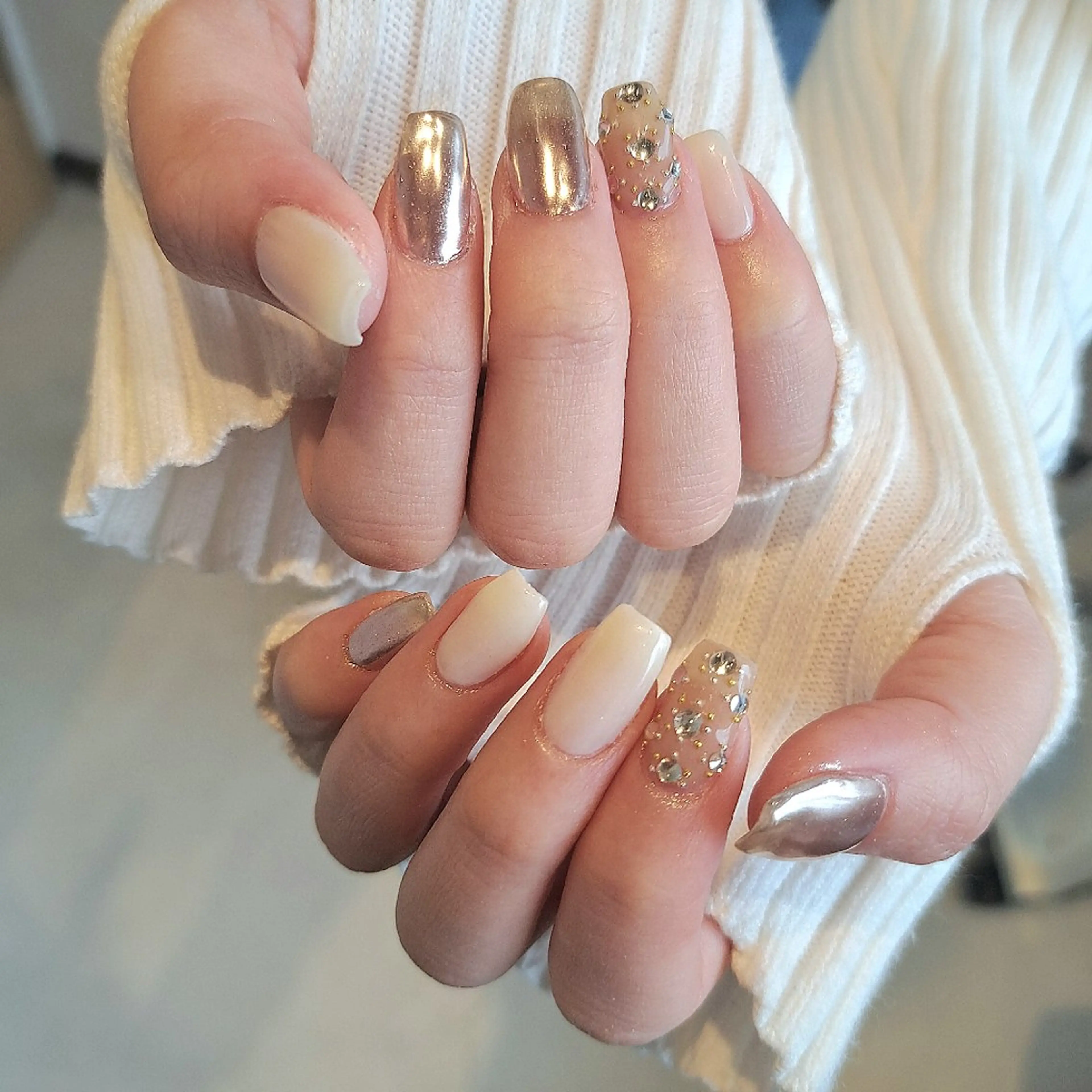 ネイル アートネイル ミラーネイル 持ち込み オフィスネイル ストーンネイル Nail mood /アートし放題のネイルデザイン