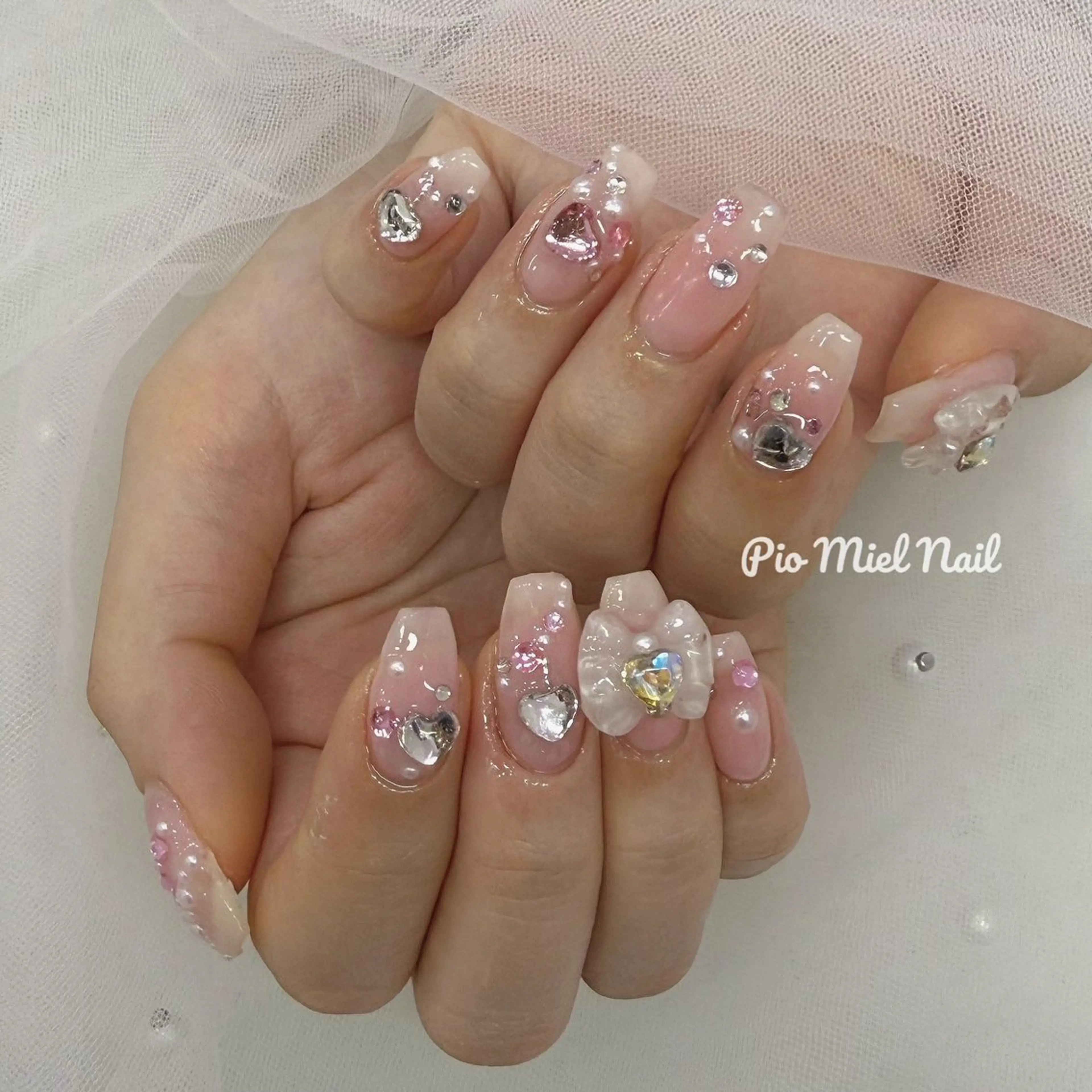 ネイル ガーリー ハート キラキラネイル ラメ(グリッター) ロングネイル ハンドネイル momo 長さだしのネイルデザイン