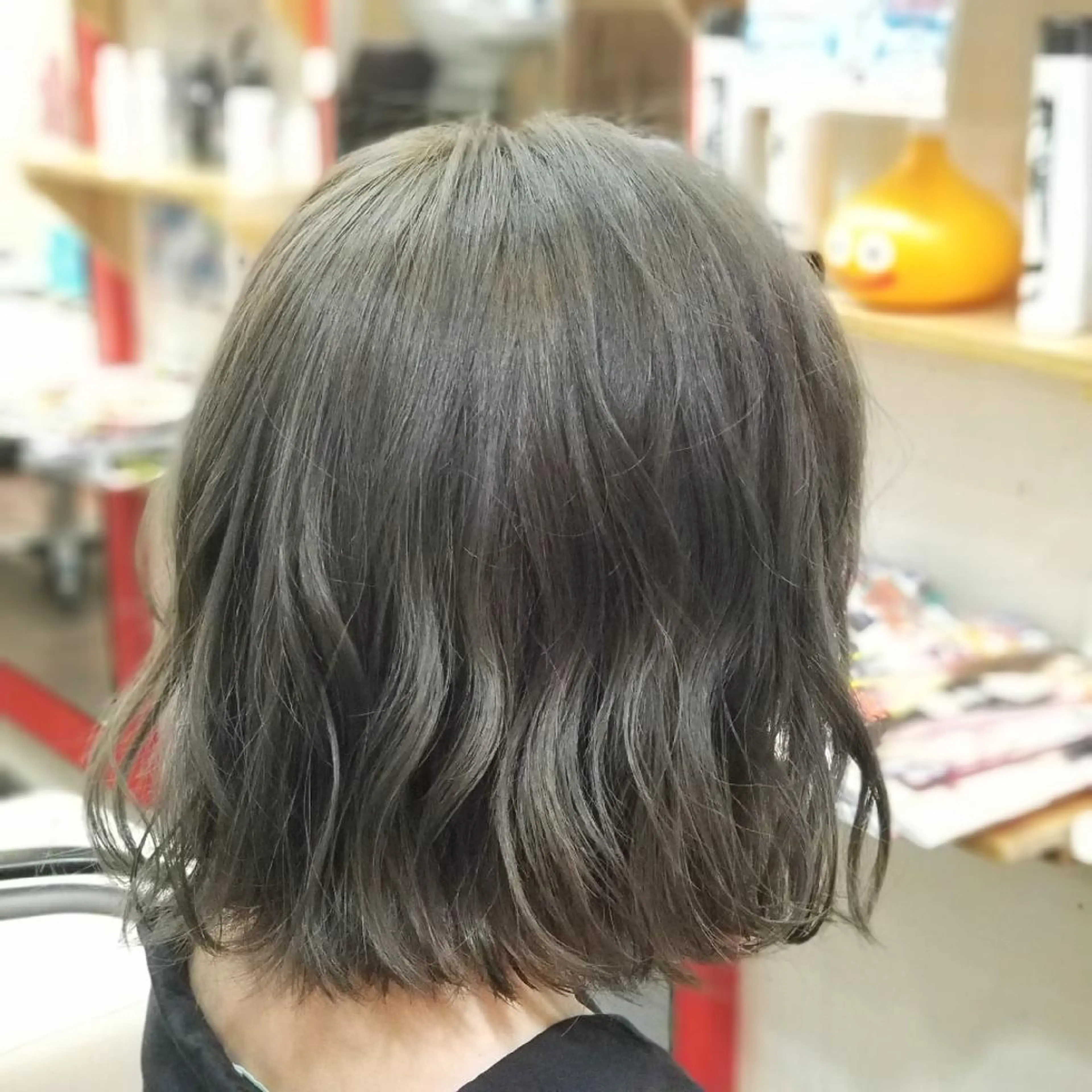 ミディアム カラー ブリーチ グレージュ 植田 修平/エクステ /髪質改善カラーのヘアスタイル