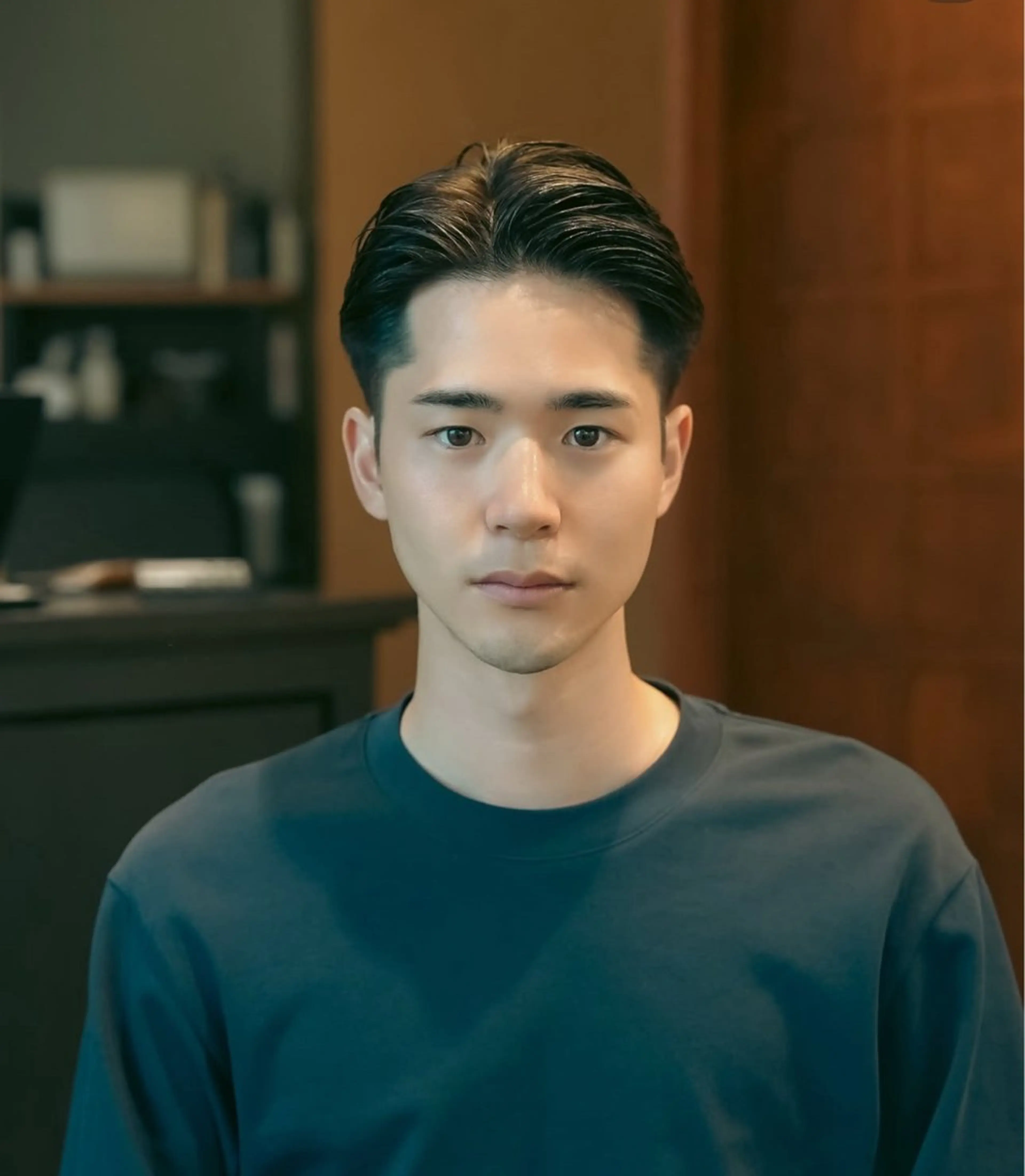 ショート メンズ サト エリのヘアスタイル