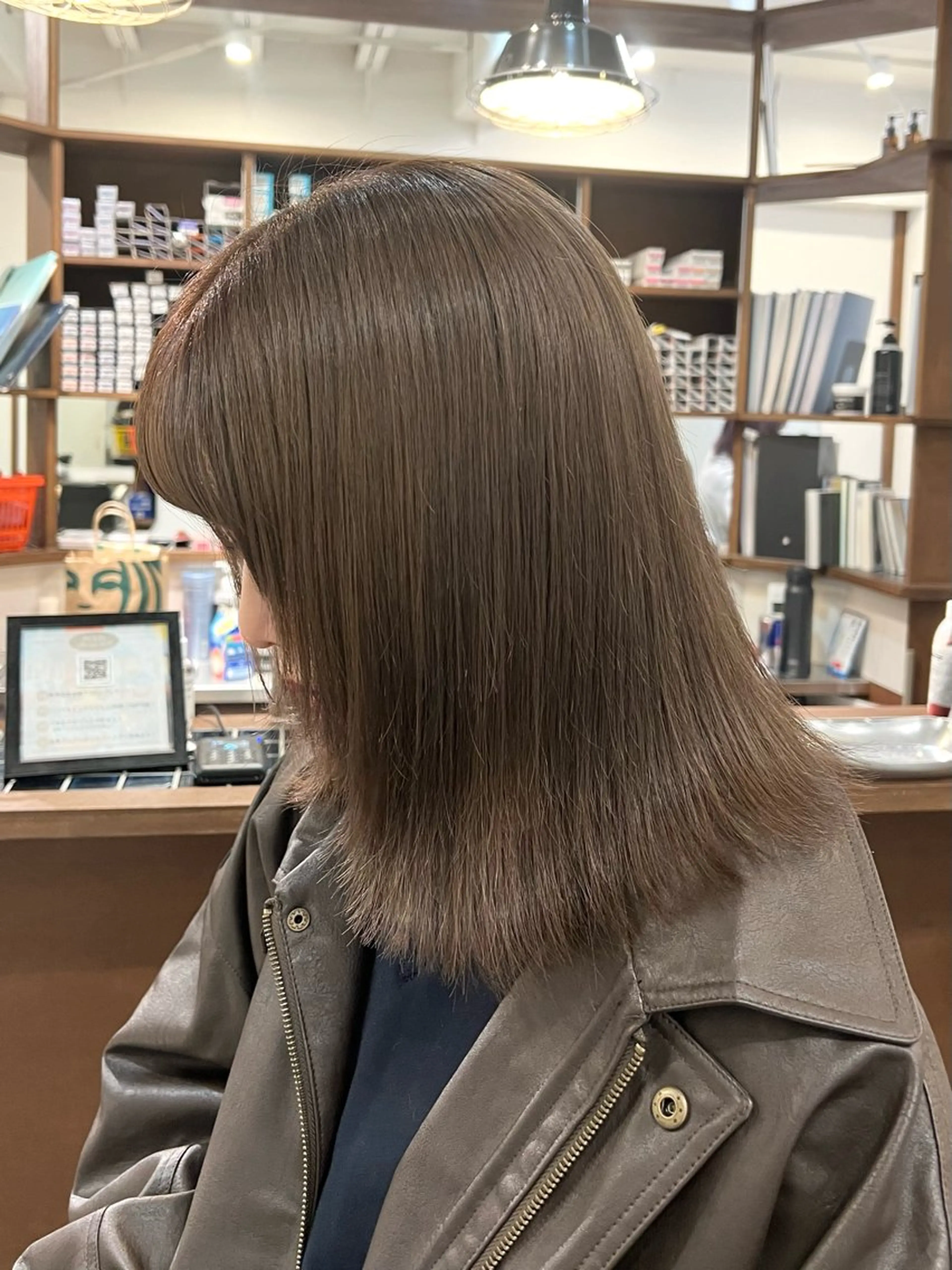 ミディアム カラー ブリーチ グレージュ カット ヘアカラー トリートメント Ami ブリーチ/ハイトーンのヘアスタイル